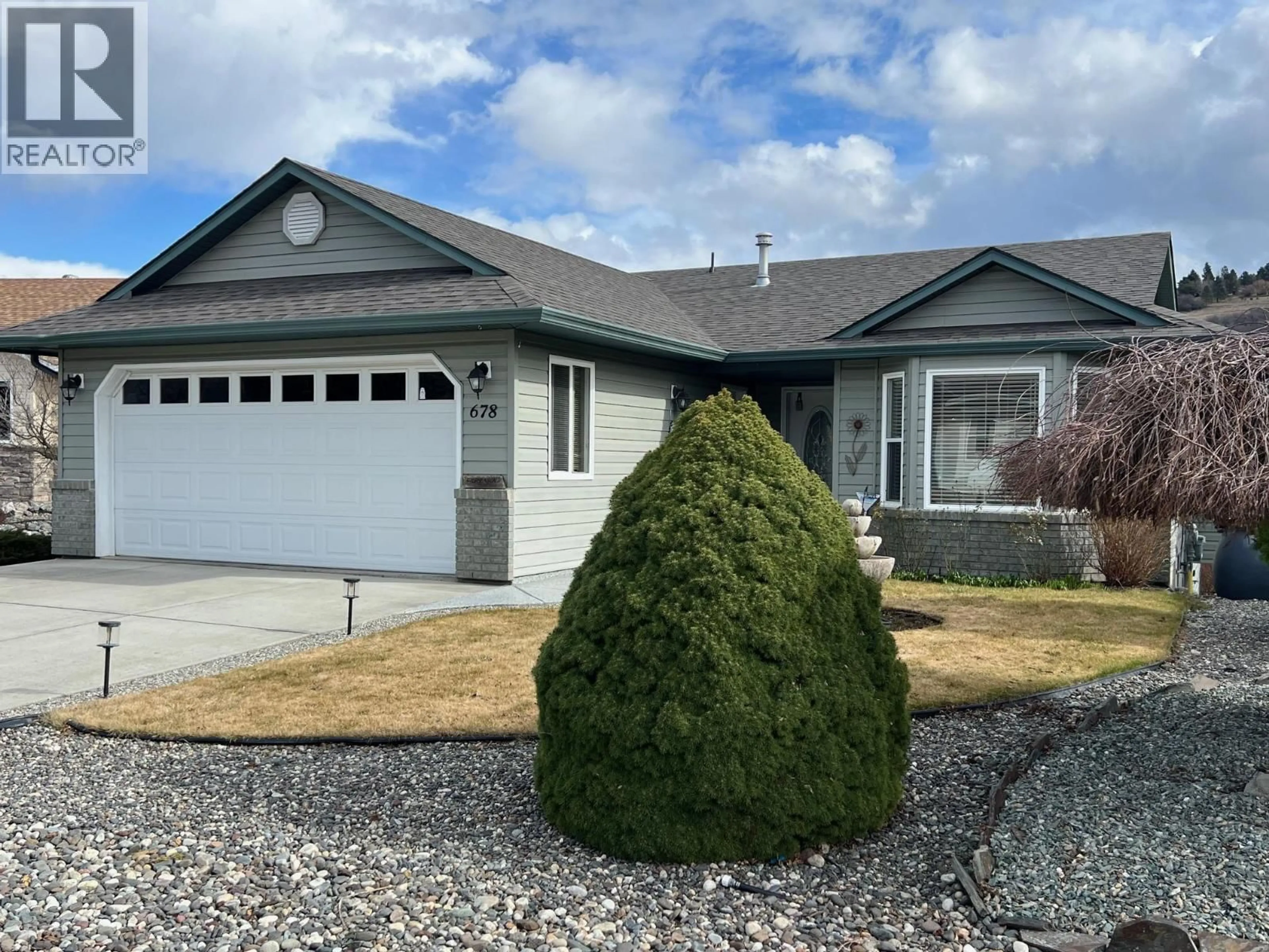 Home with vinyl exterior material, street for 678 6TH STREET, Vernon British Columbia V1H1Z1