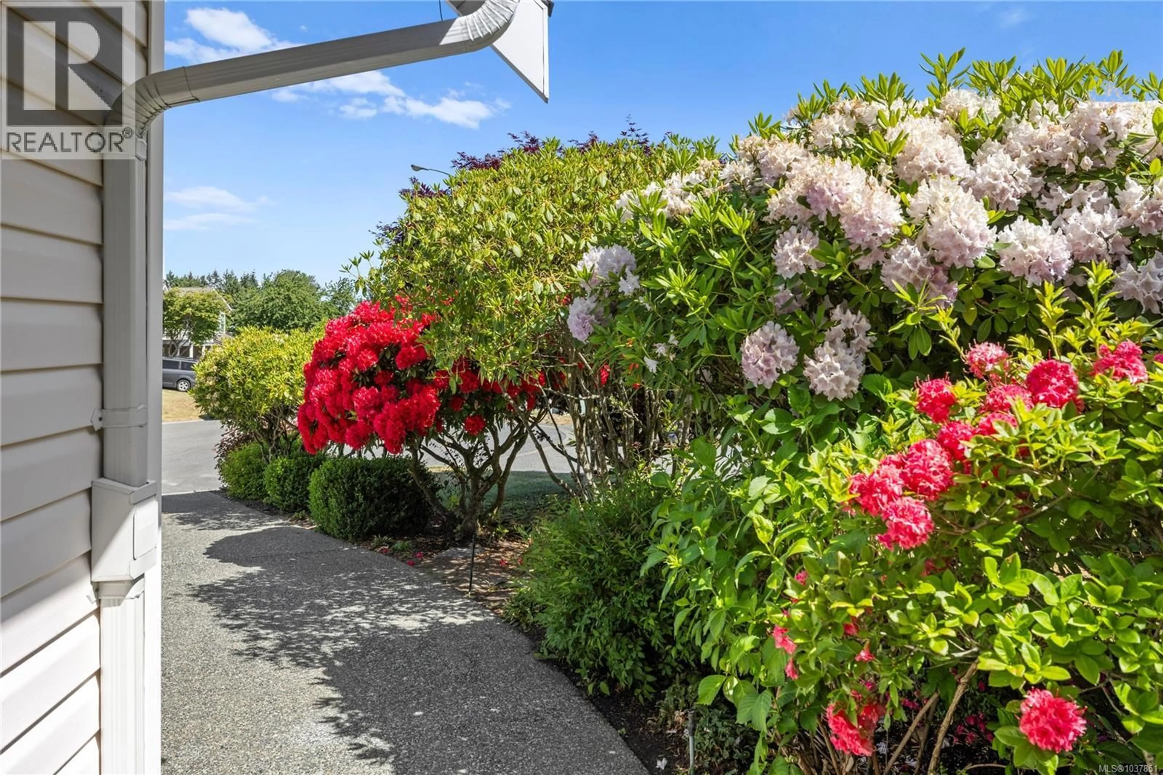 Patio, street for 2142 AARON WAY, Nanaimo British Columbia V9S5R4