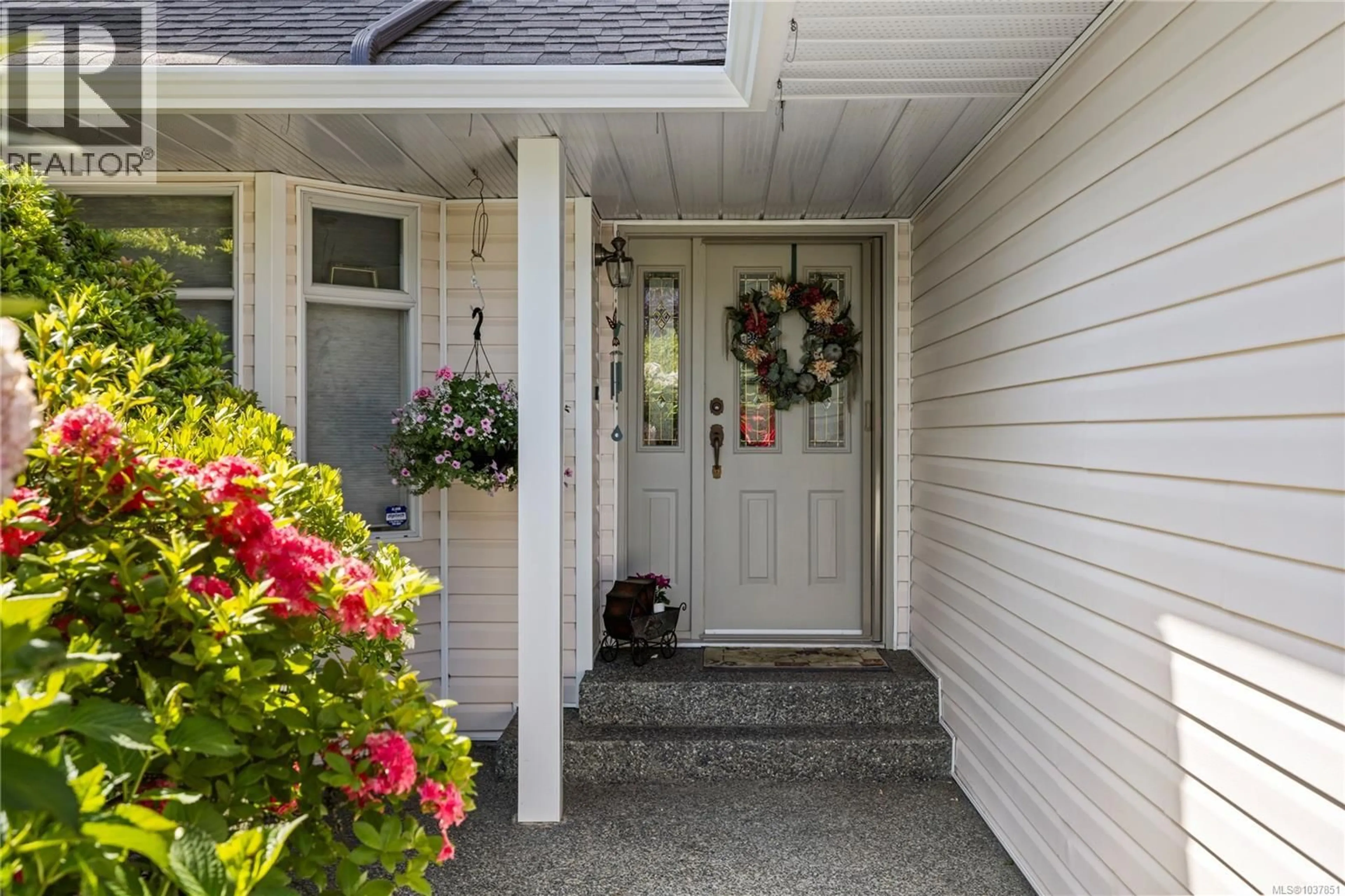 Indoor entryway for 2142 AARON WAY, Nanaimo British Columbia V9S5R4