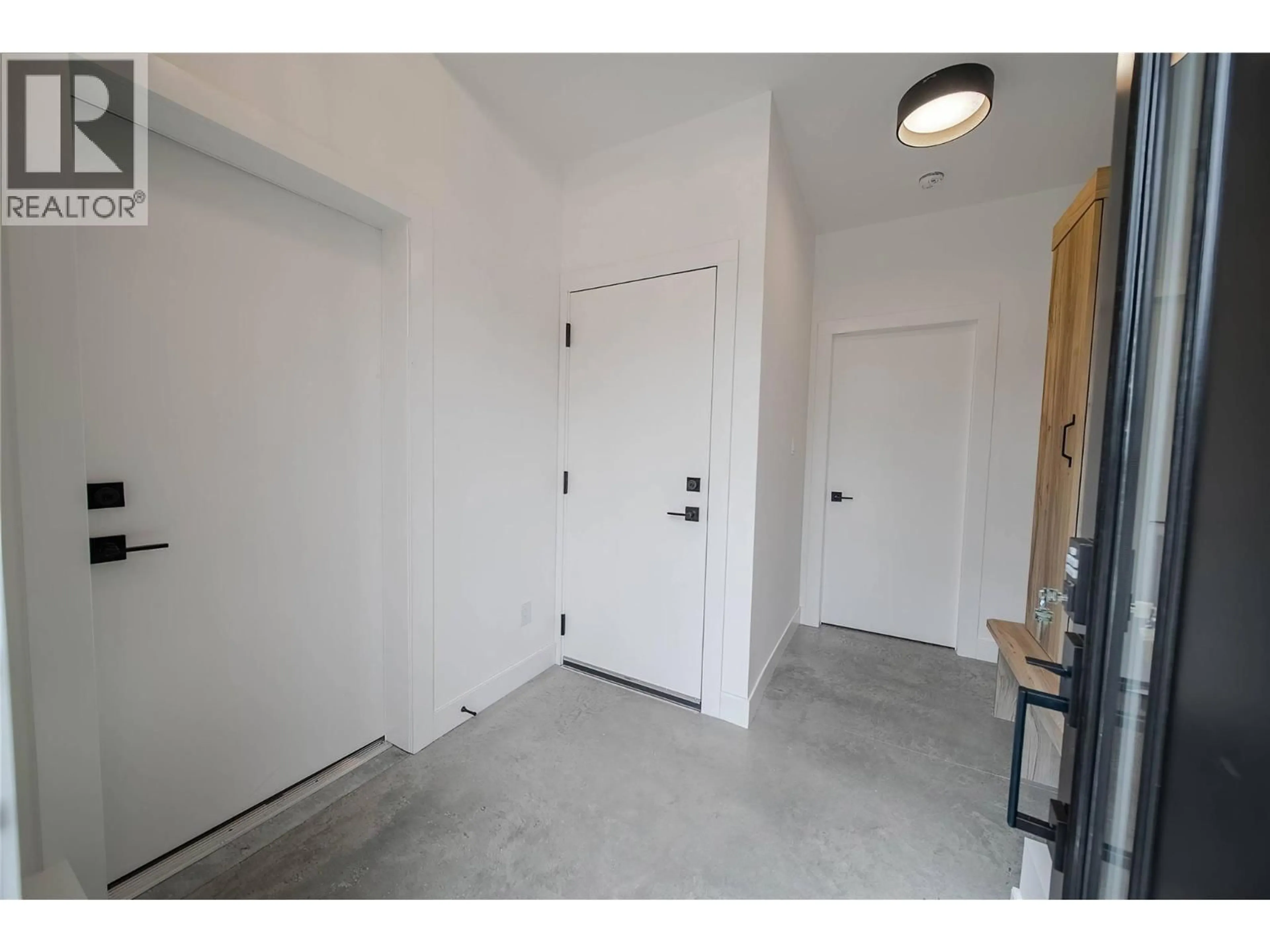 Indoor entryway for 2 HUCKLEBERRY PLACE, Fernie British Columbia V0B1M1