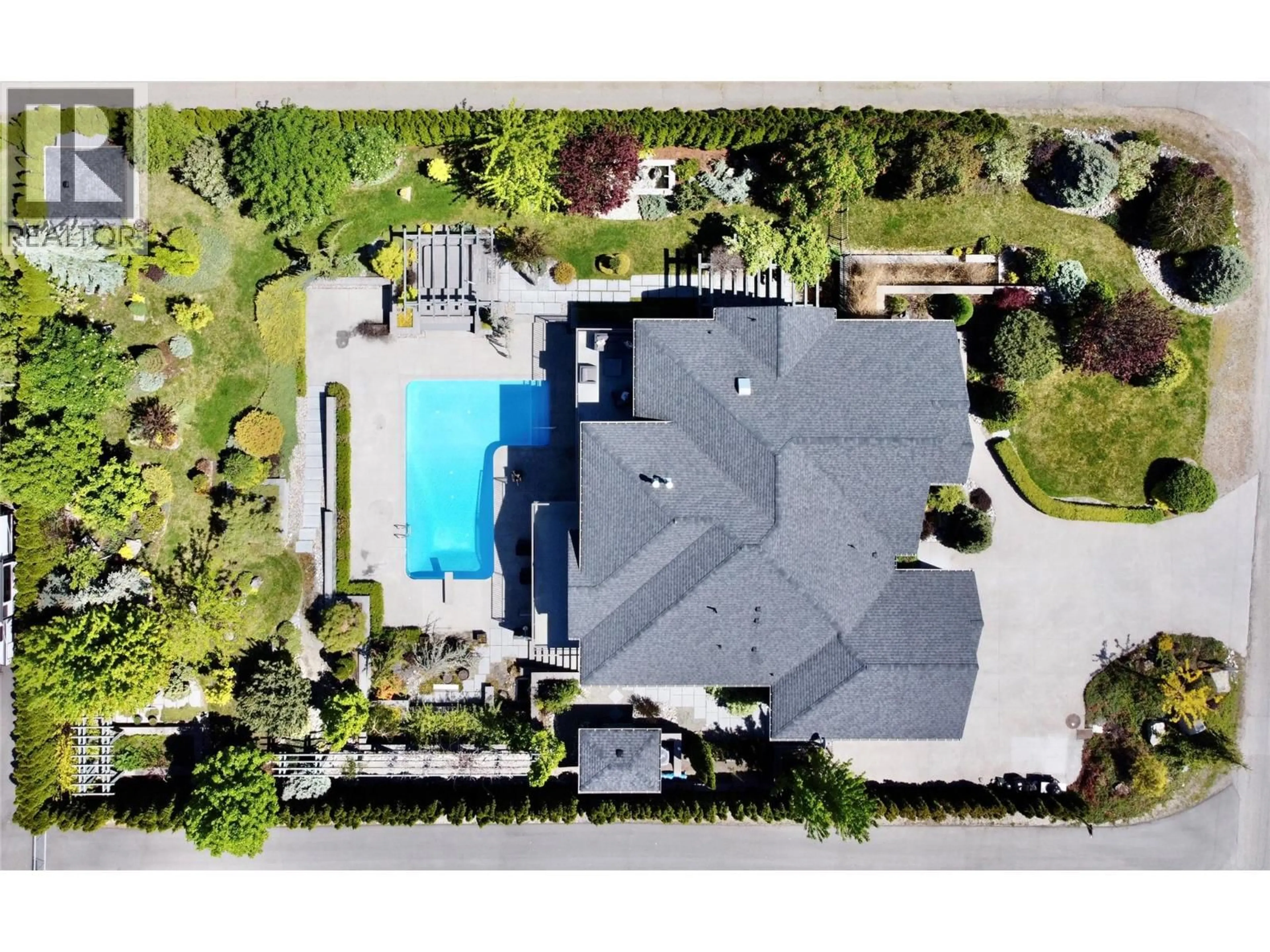 A pic from outside/outdoor area/front of a property/back of a property/a pic from drone, unknown for 5642 YARROW STREET, Oliver British Columbia V0H1T0