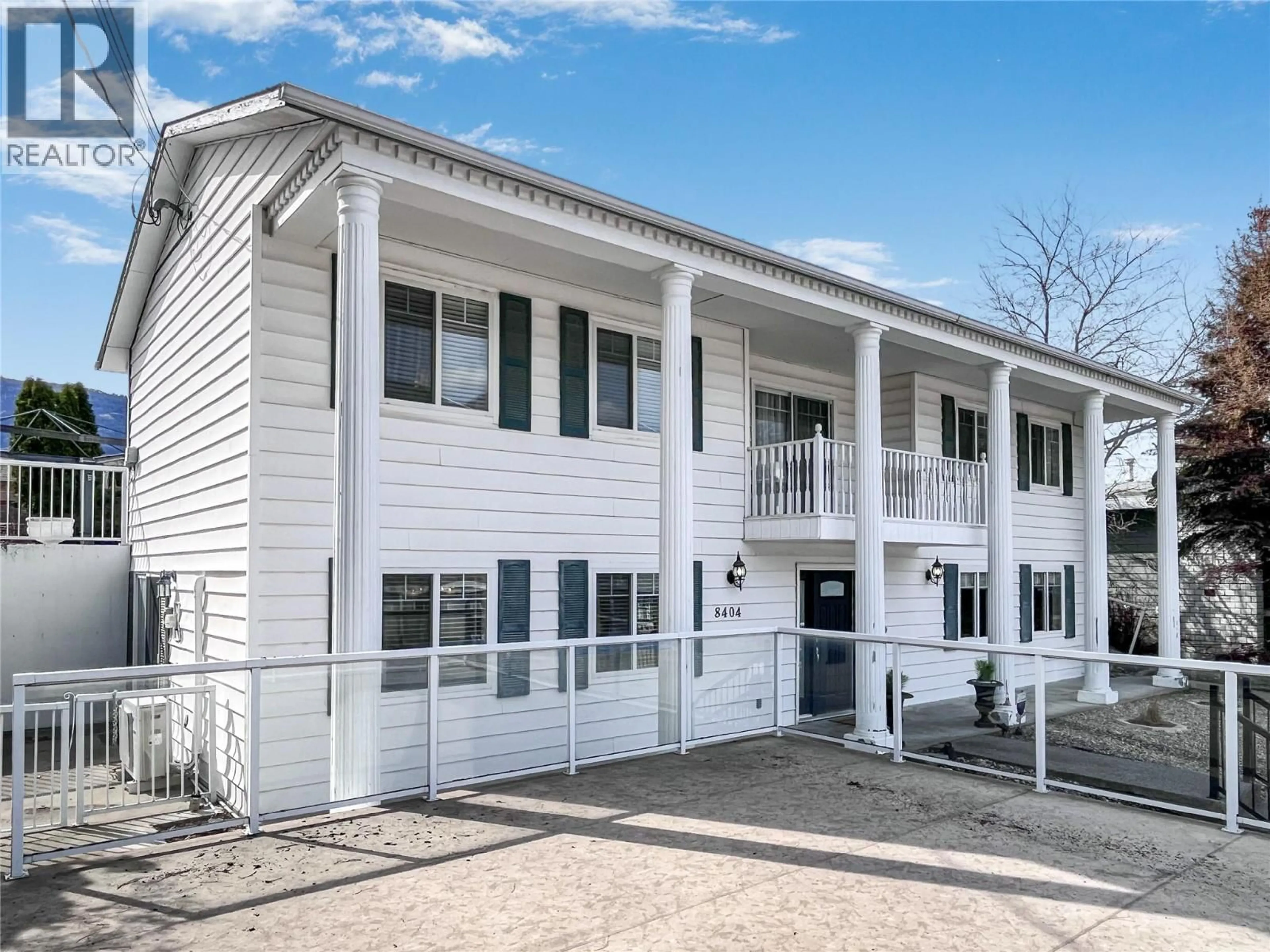 Home with vinyl exterior material, building for 8404 GALA CRESCENT, Osoyoos British Columbia V0H1V2