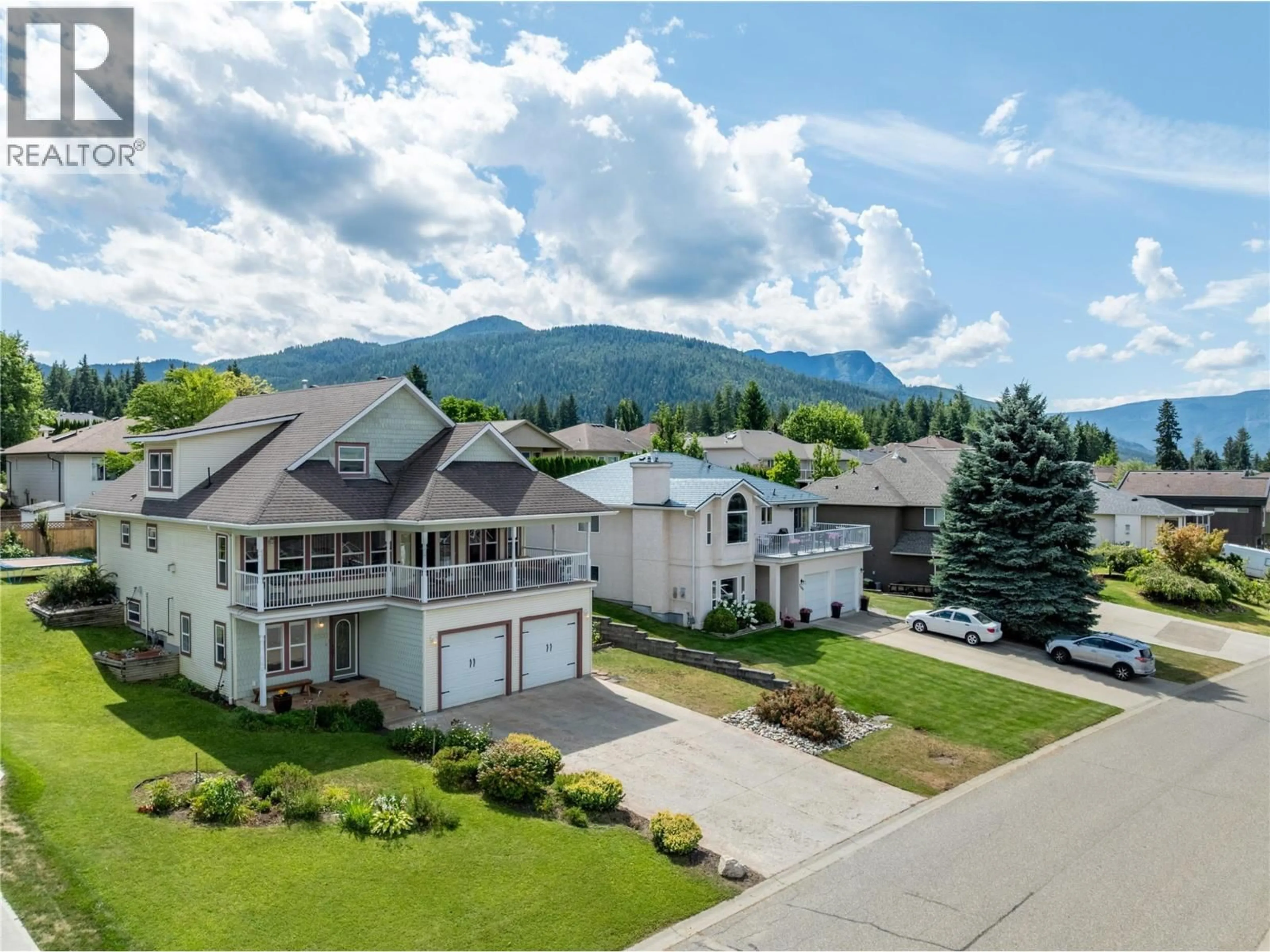 A pic from outside/outdoor area/front of a property/back of a property/a pic from drone, mountain view for 2500 4TH AVENUE SOUTHEAST, Salmon Arm British Columbia V1E1K7