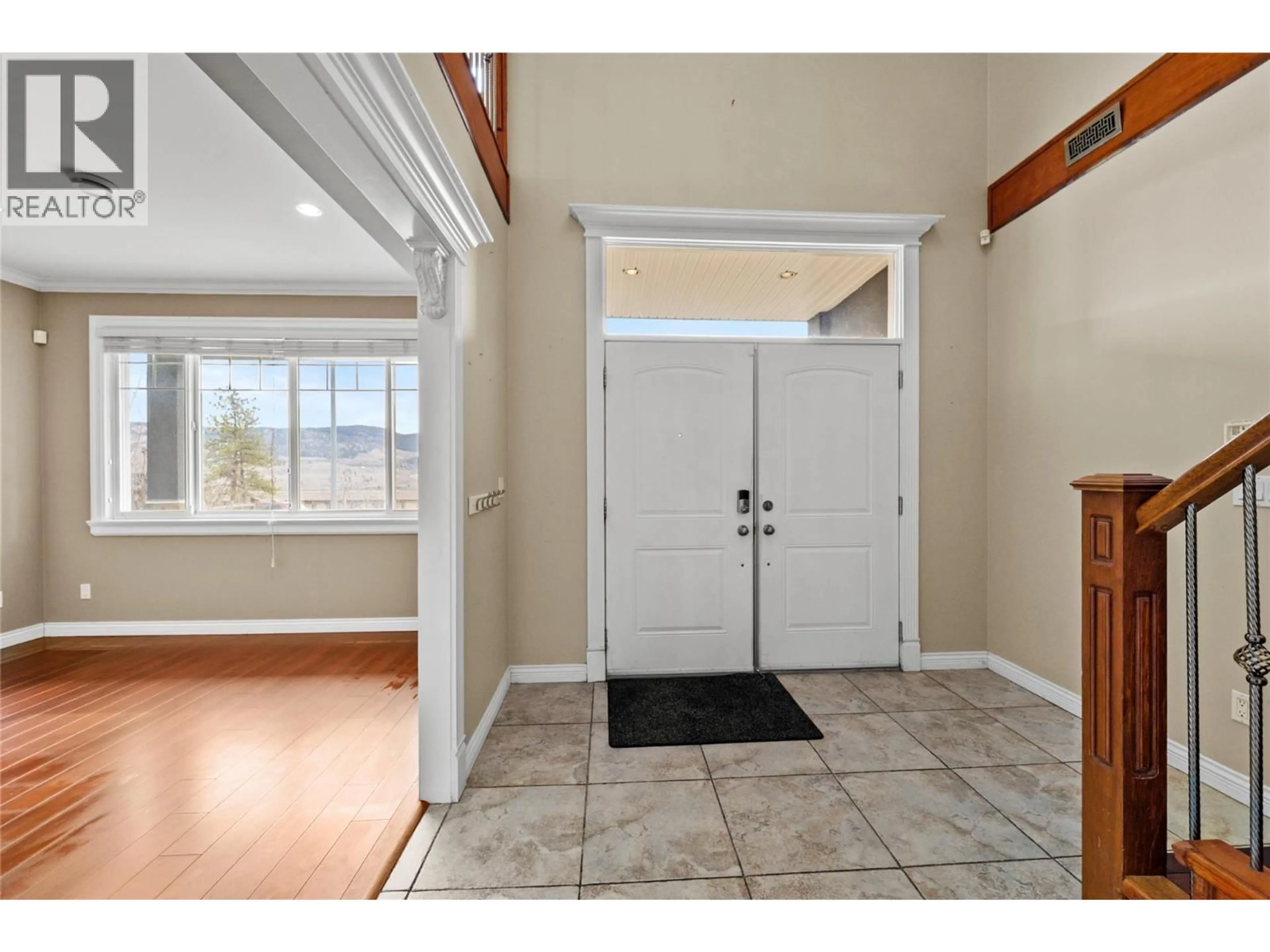 Indoor entryway for 2709 GRANDVIEW HEIGHTS ROAD, Merritt British Columbia V1k0B1