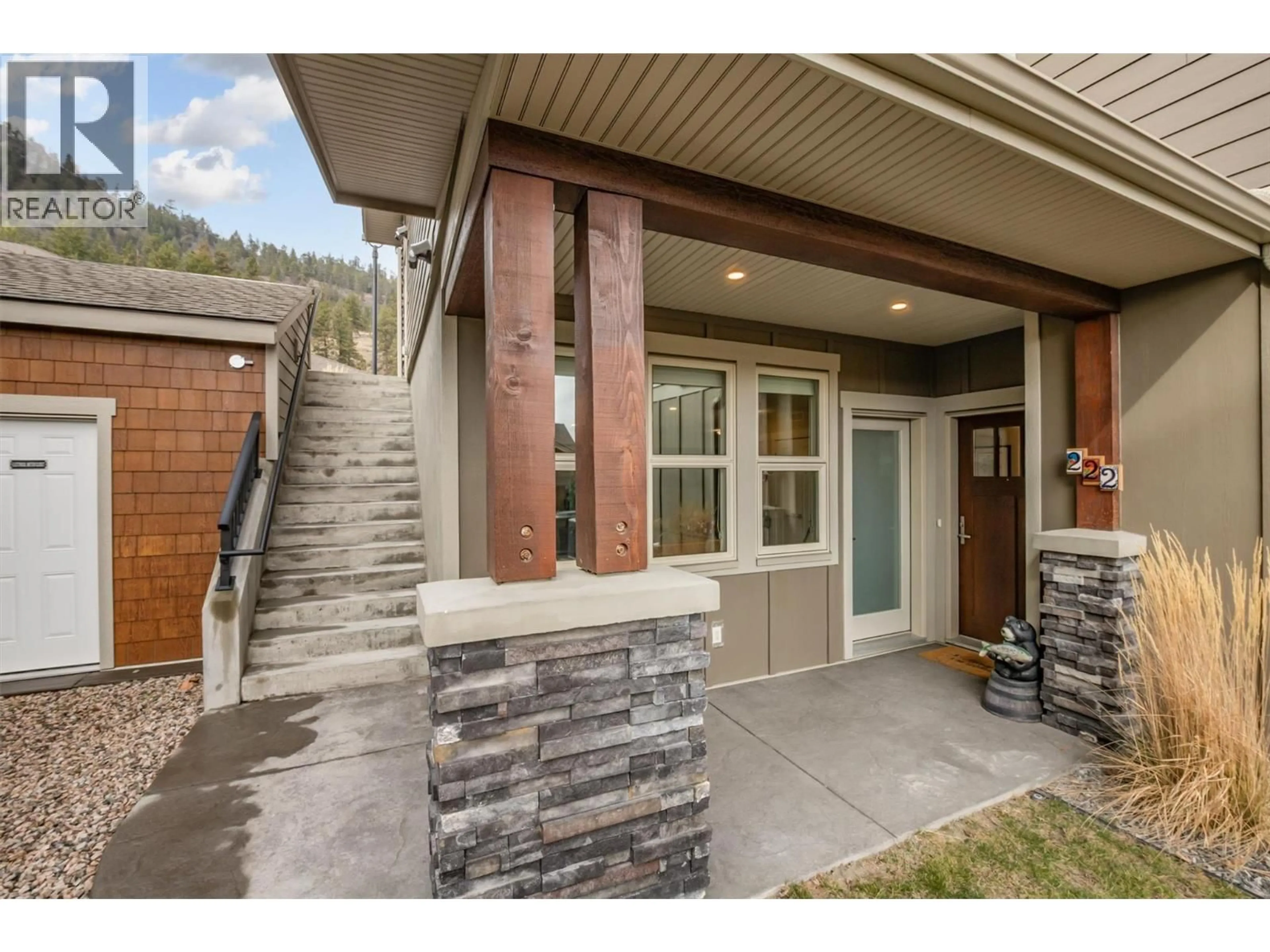 Indoor entryway for 222 - 4000 REDSTONE CRESCENT, Peachland British Columbia V0H1X5