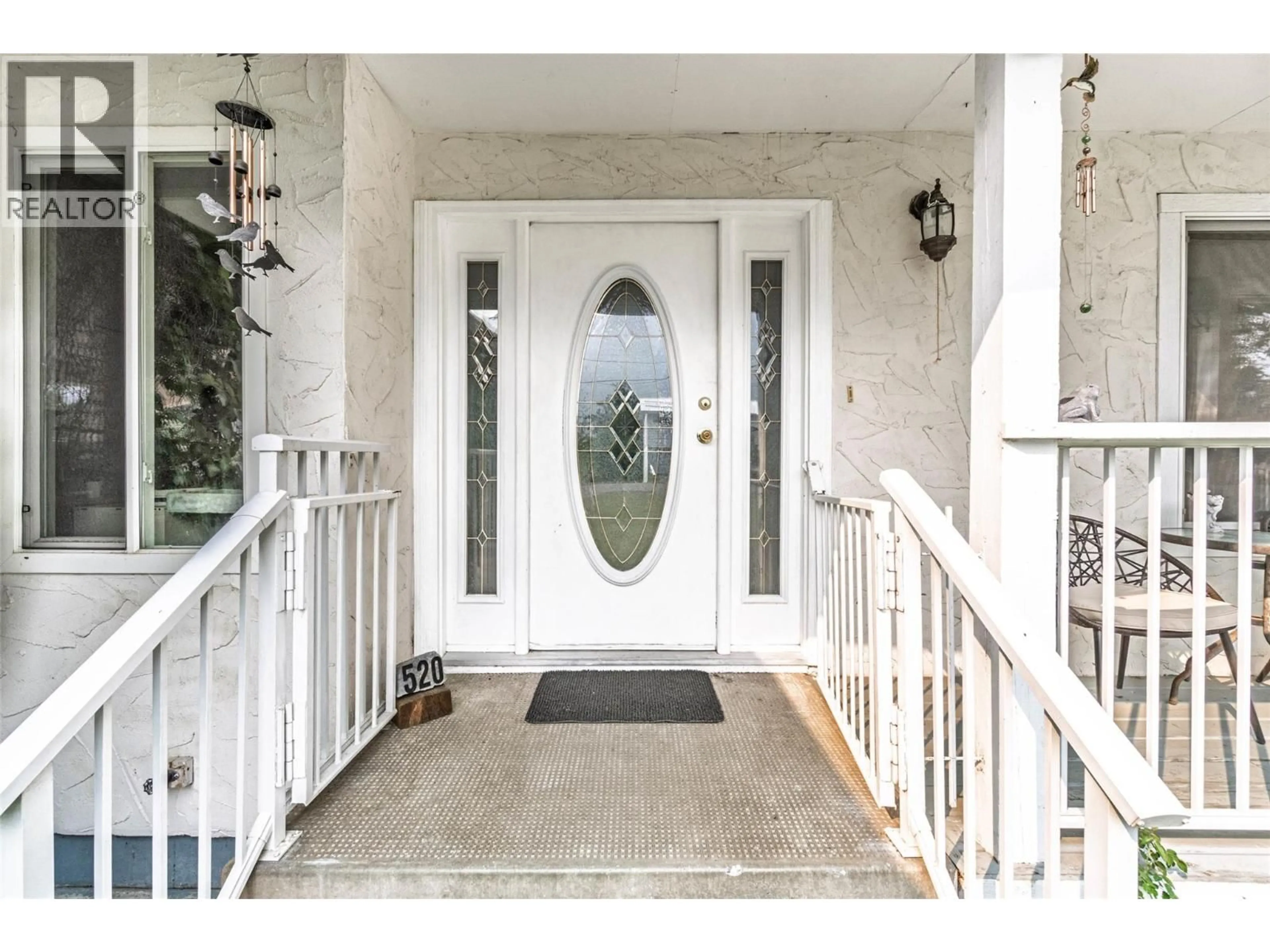 Indoor entryway for 520 3RD AVENUE, Keremeos British Columbia V0X1N2