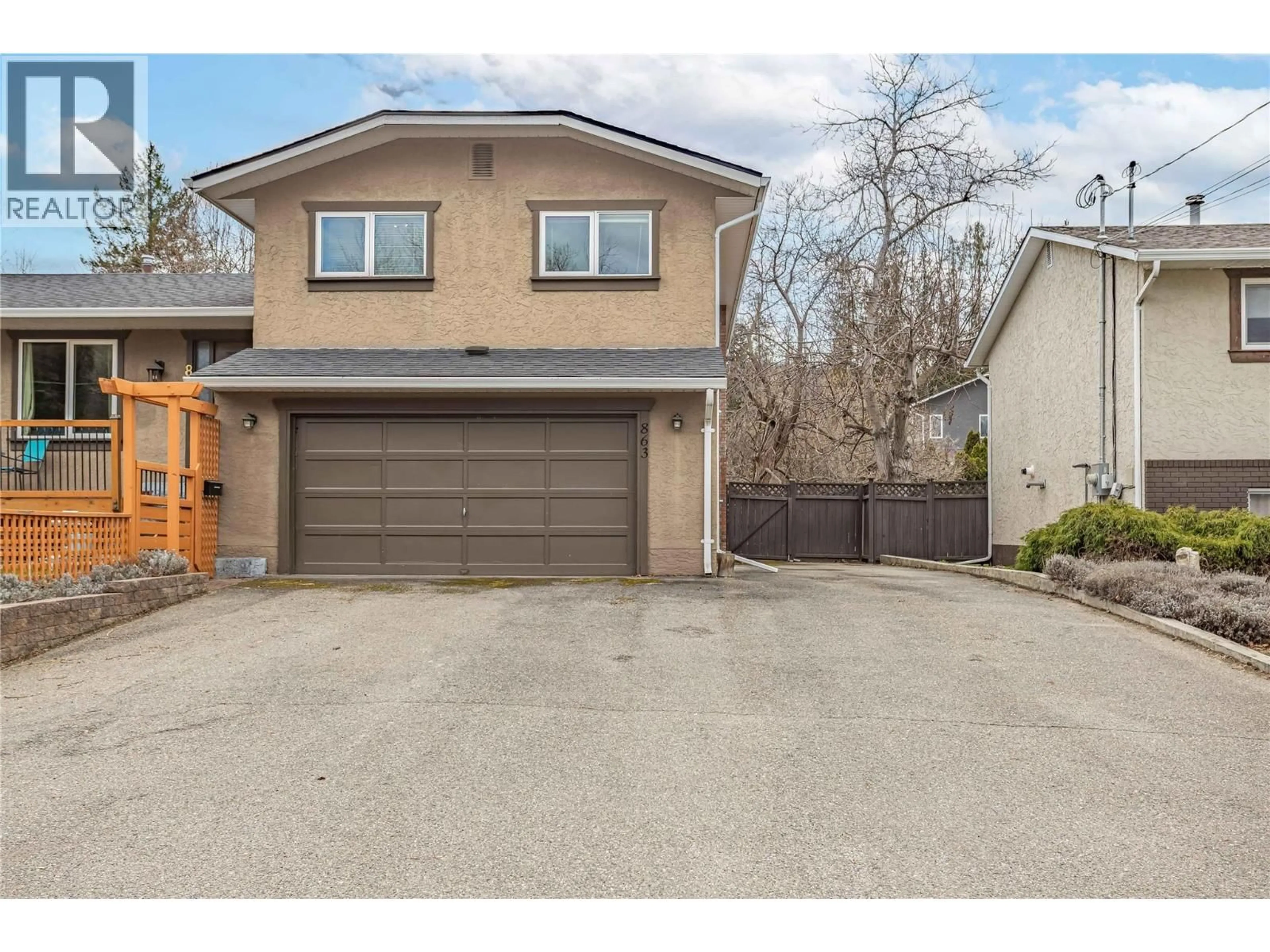 Indoor garage for 863 HAMMER AVENUE, Kelowna British Columbia V1W2B7