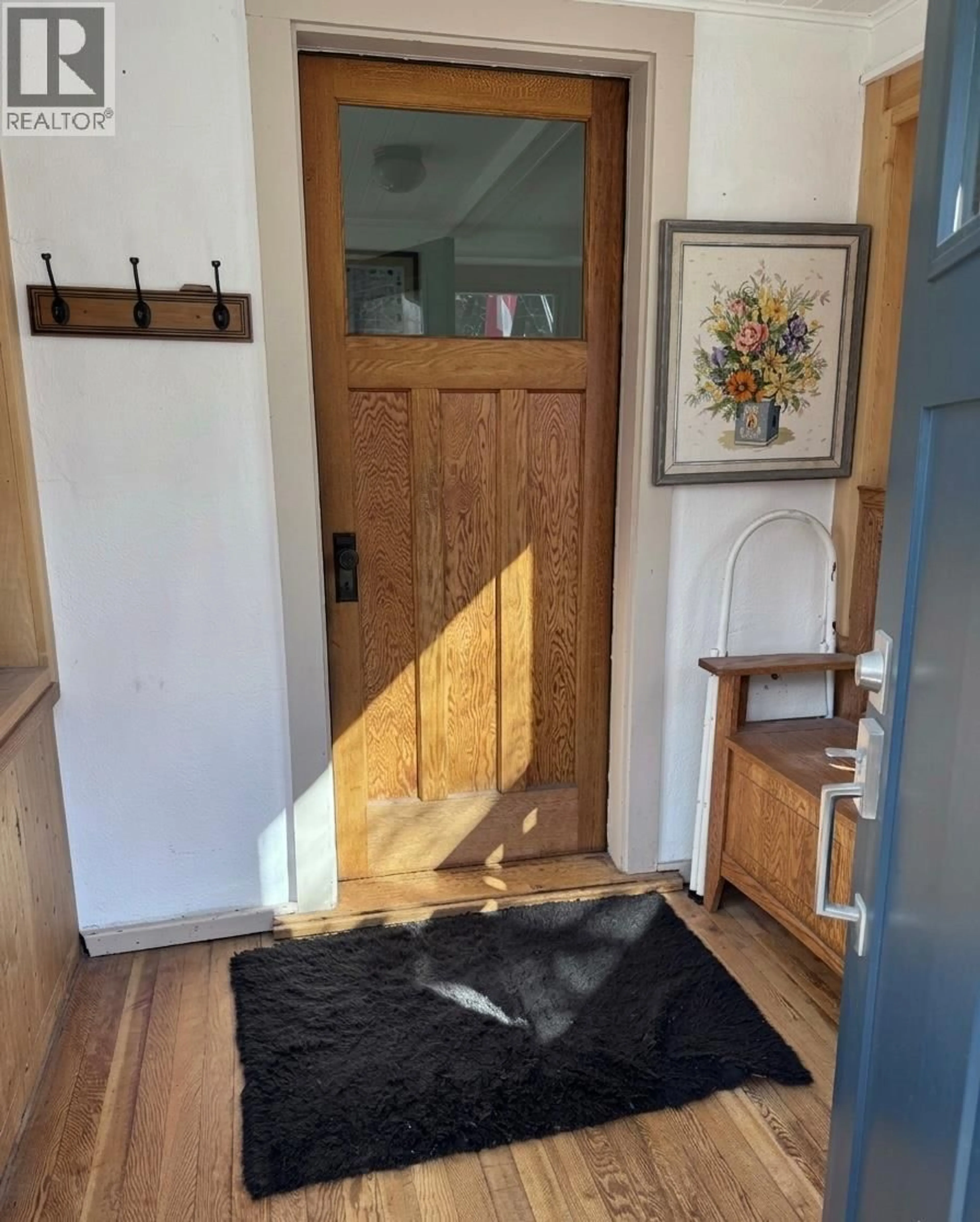 Indoor entryway for 640 WALLINGER AVENUE, Kimberley British Columbia V1A2A1