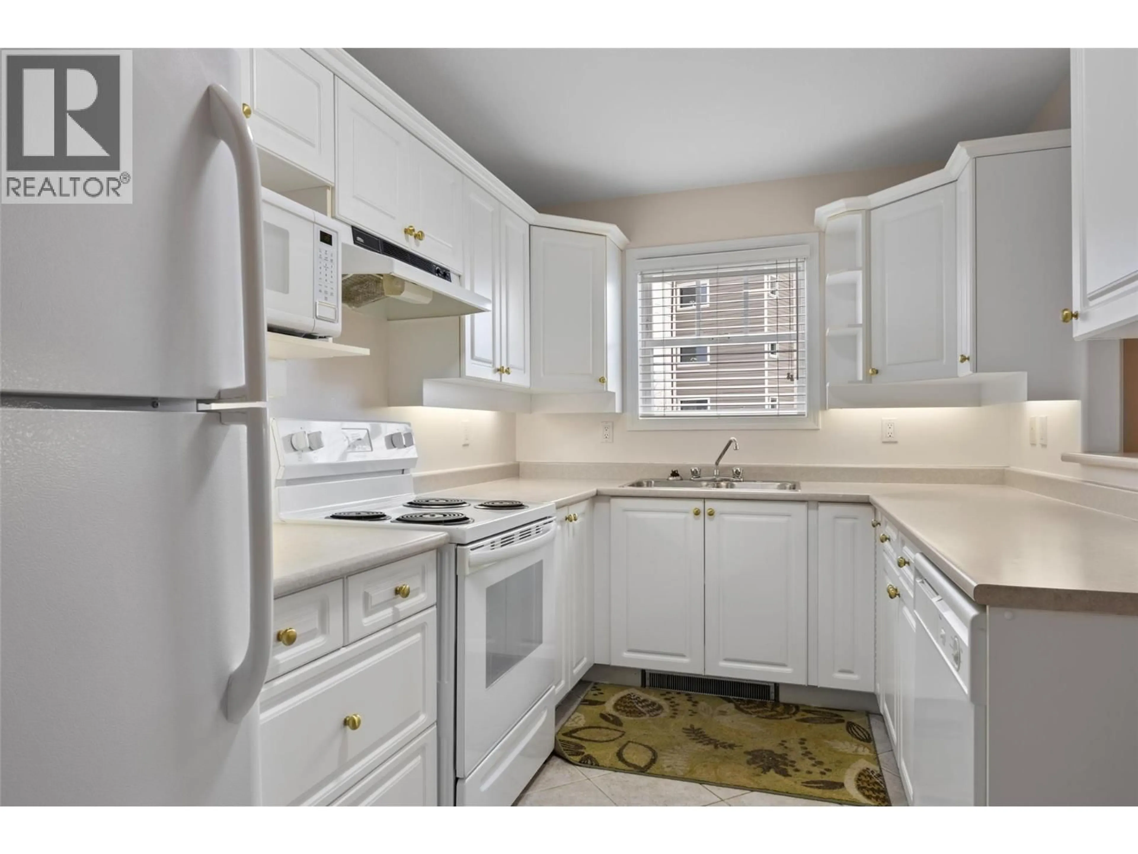 Standard kitchen, unknown for 312 - 120 VERNON AVENUE, Kamloops British Columbia V2B1L6