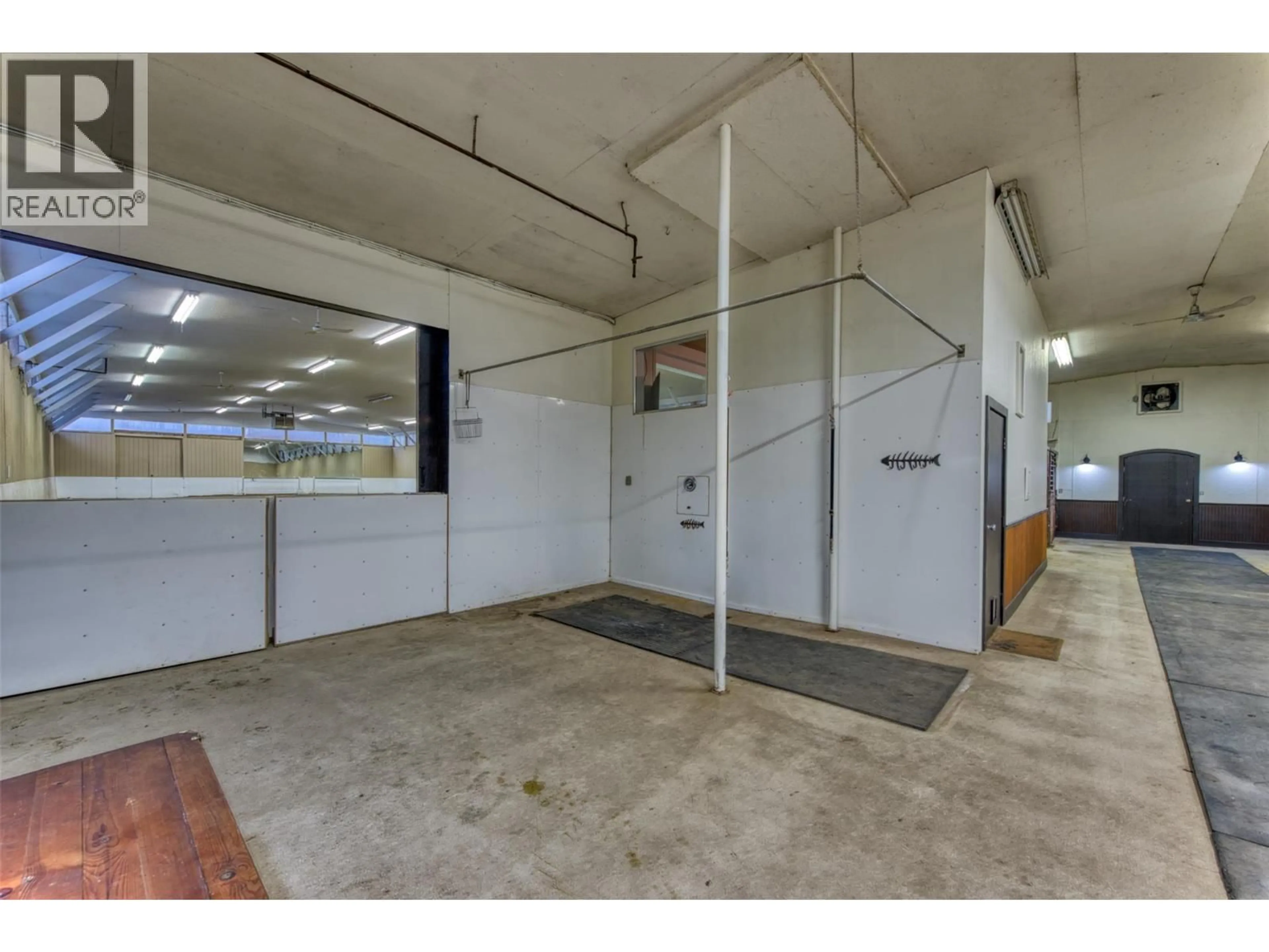 Indoor garage for 4452 SLEEPY HOLLOW ROAD, Armstrong British Columbia V0E1B4