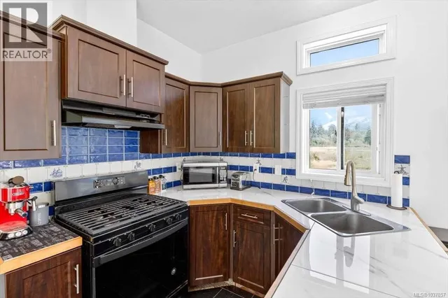 9589 COMOX TRAIL, Port Alberni 5