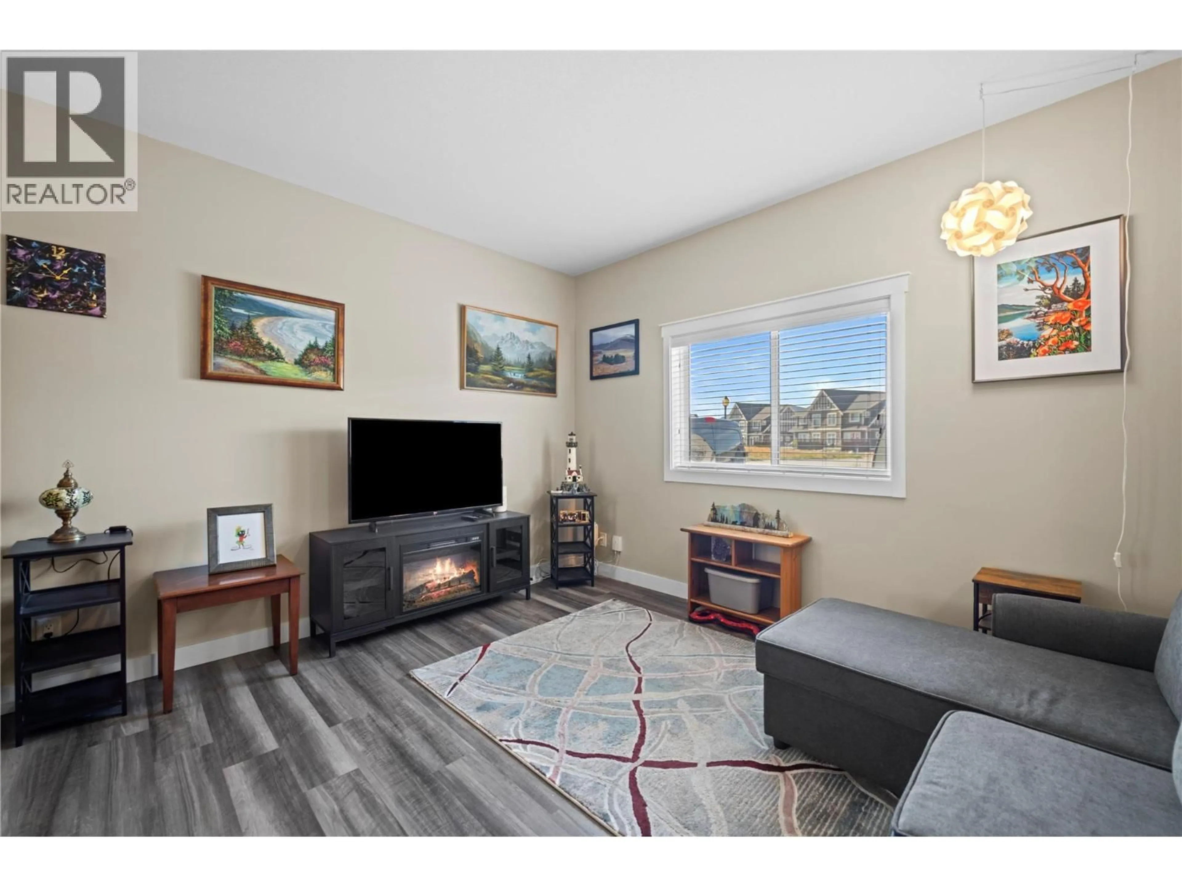 Living room with furniture, unknown for 2569 SPRING BANK AVENUE, Merritt British Columbia V1K1S1