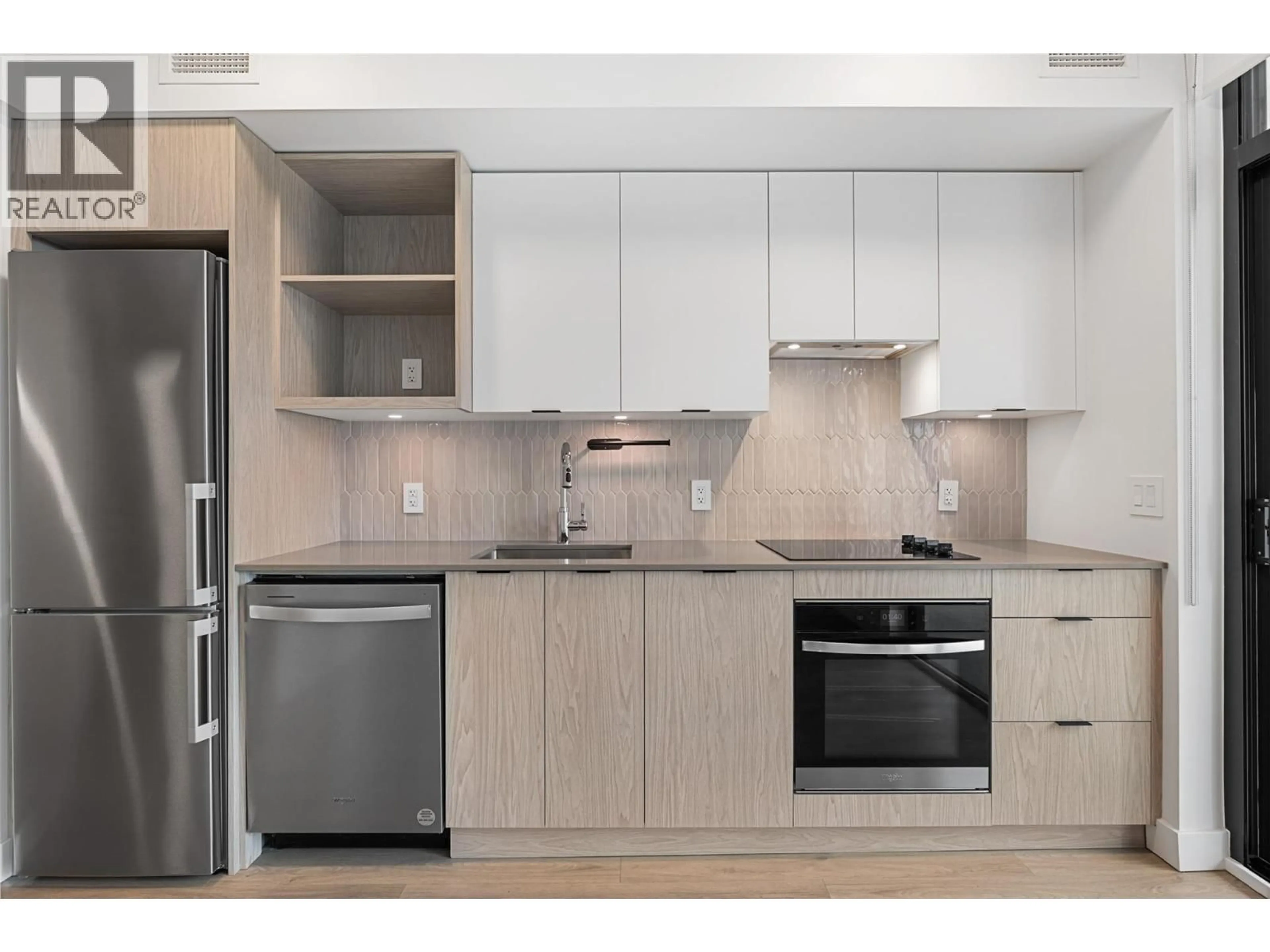 Standard kitchen, wood/laminate floor for 1001 - 1488 BERTRAM STREET, Kelowna British Columbia V1Y0M6