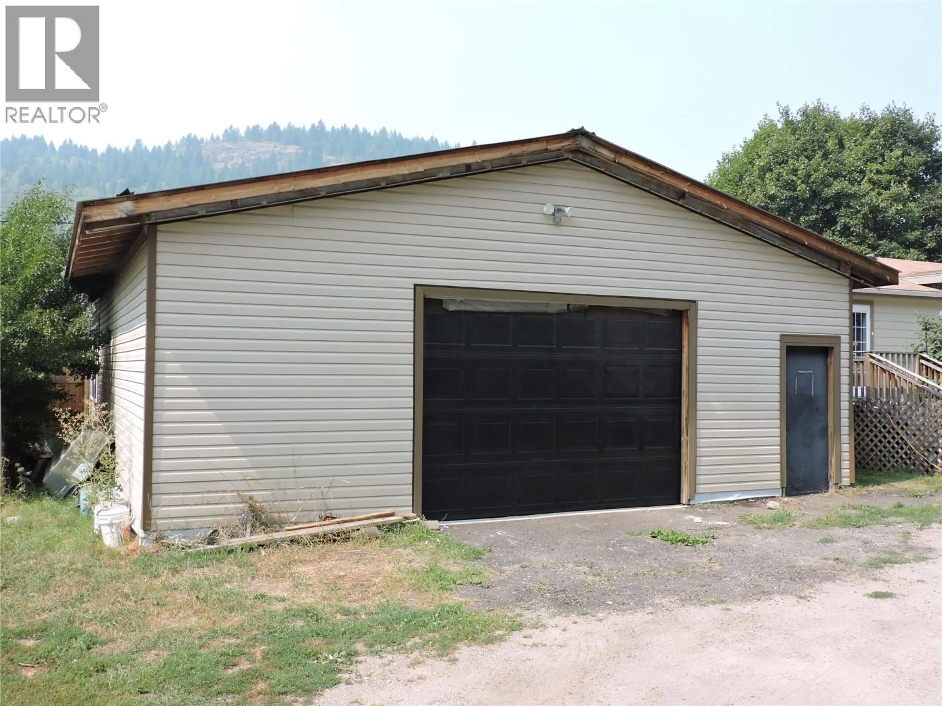 Indoor garage for 684 GOVERNMENT AVENUE NORTH, Greenwood British Columbia V0H1J0