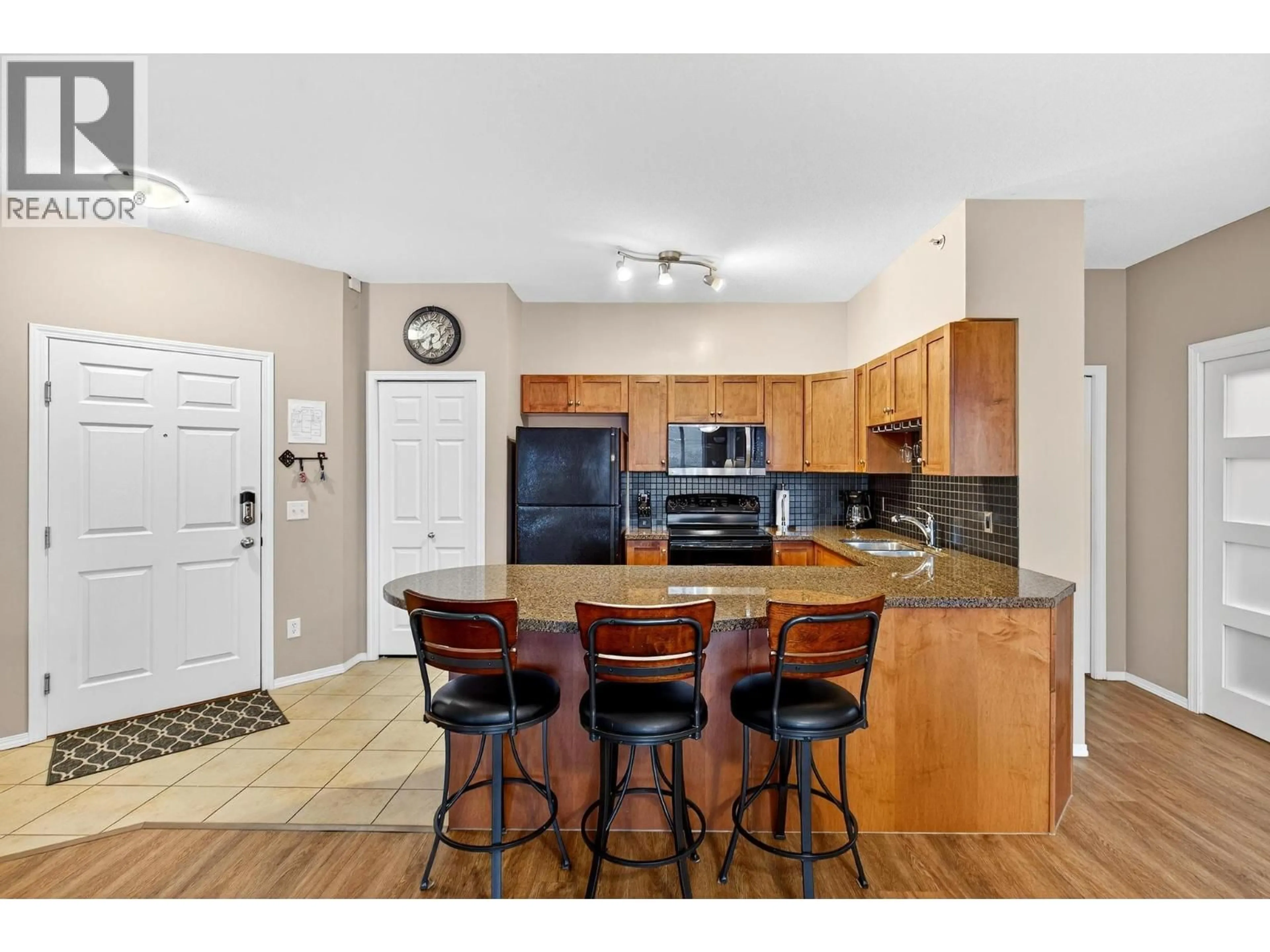 Open concept kitchen, unknown for 1402 - 1875 COUNTRY CLUB DRIVE, Kelowna British Columbia v1v2w7