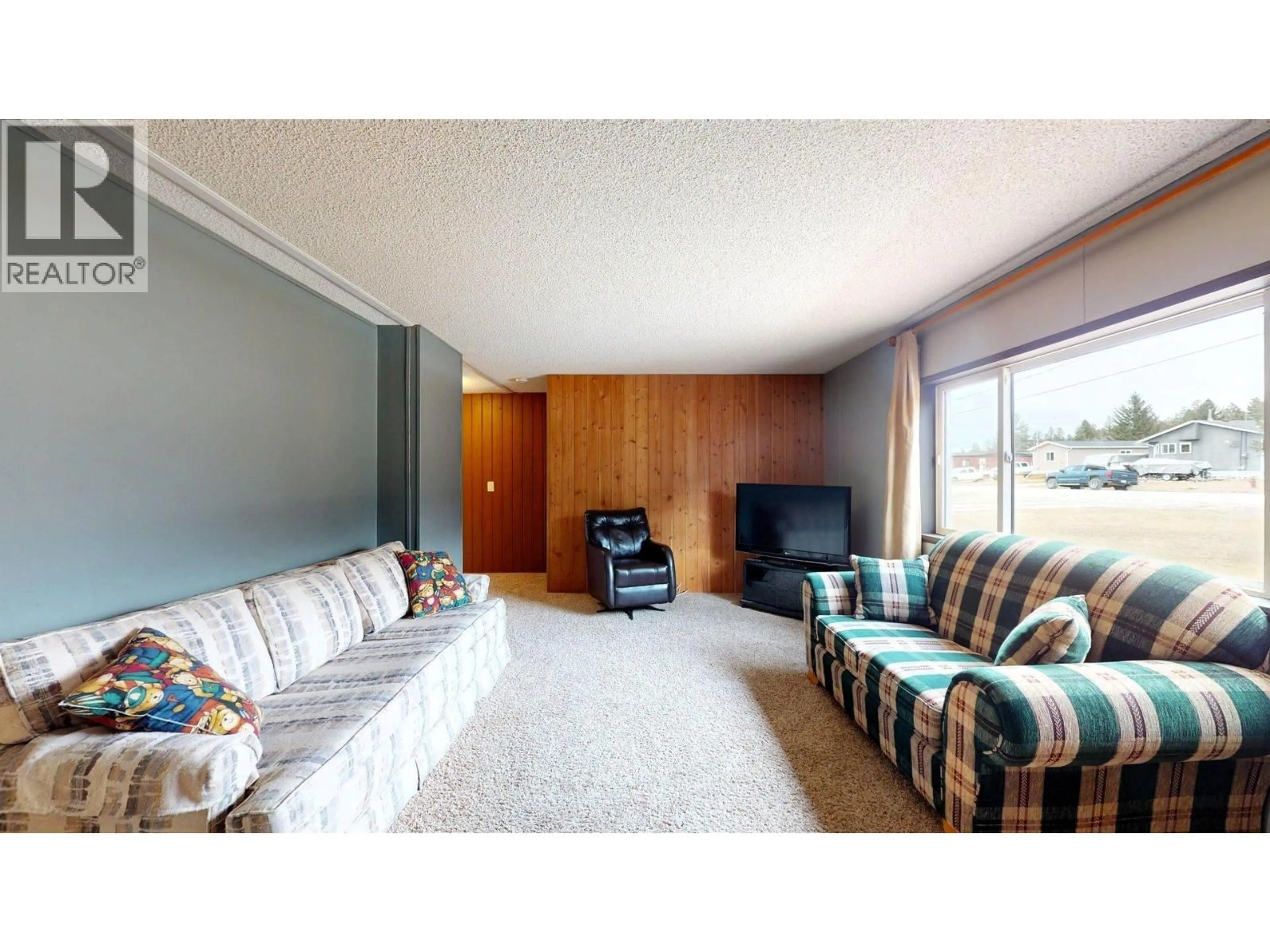 Living room with furniture, unknown for 4826 PURCELL AVENUE, Edgewater British Columbia V0A1E0