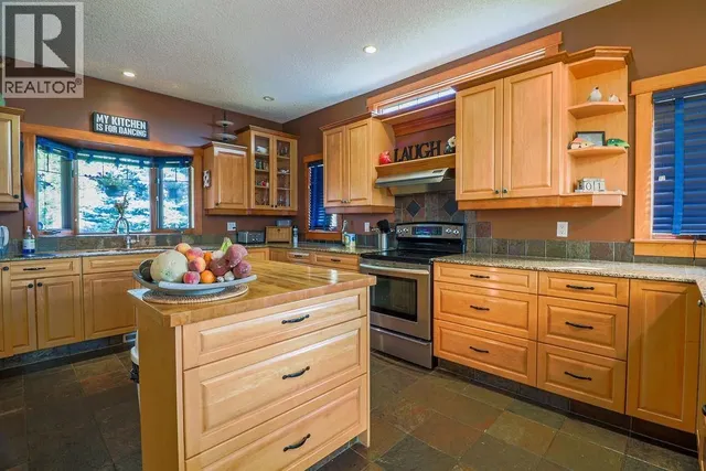 4931 MOUNTAIN VIEW DRIVE, Fairmont Hot Springs 4