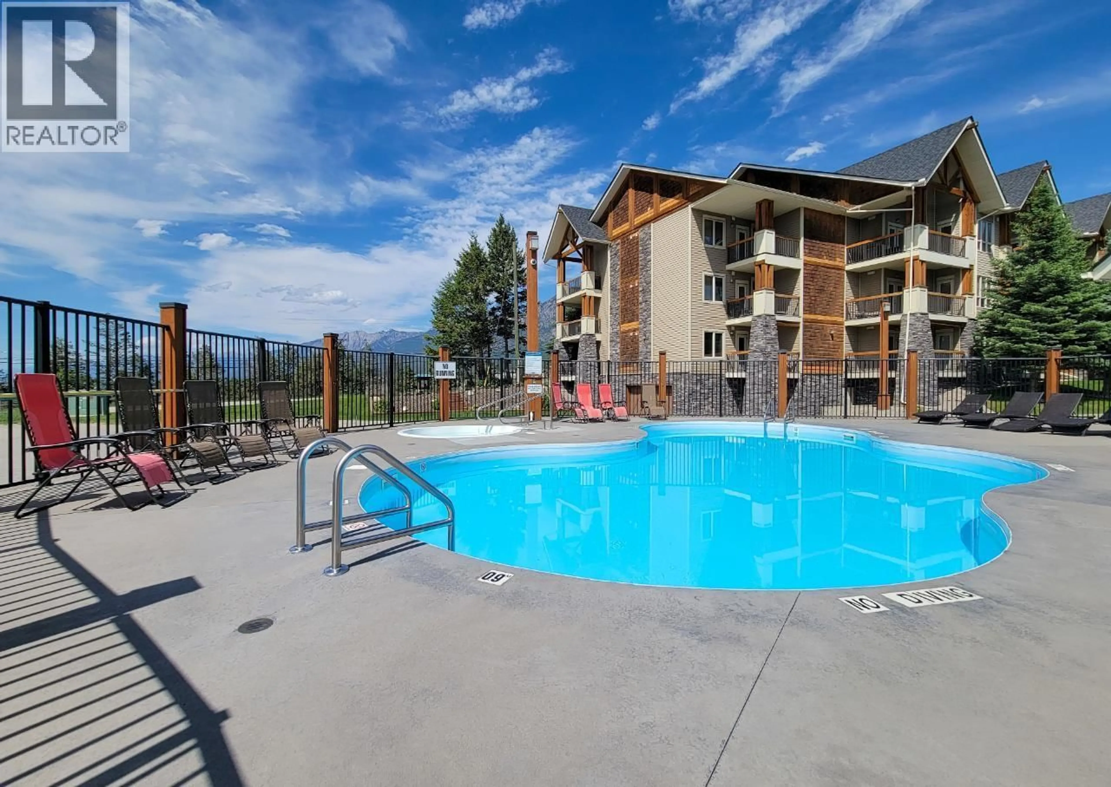 Pool for 2112 - 7495 COLUMBIA AVENUE, Radium Hot Springs British Columbia V0A1M0