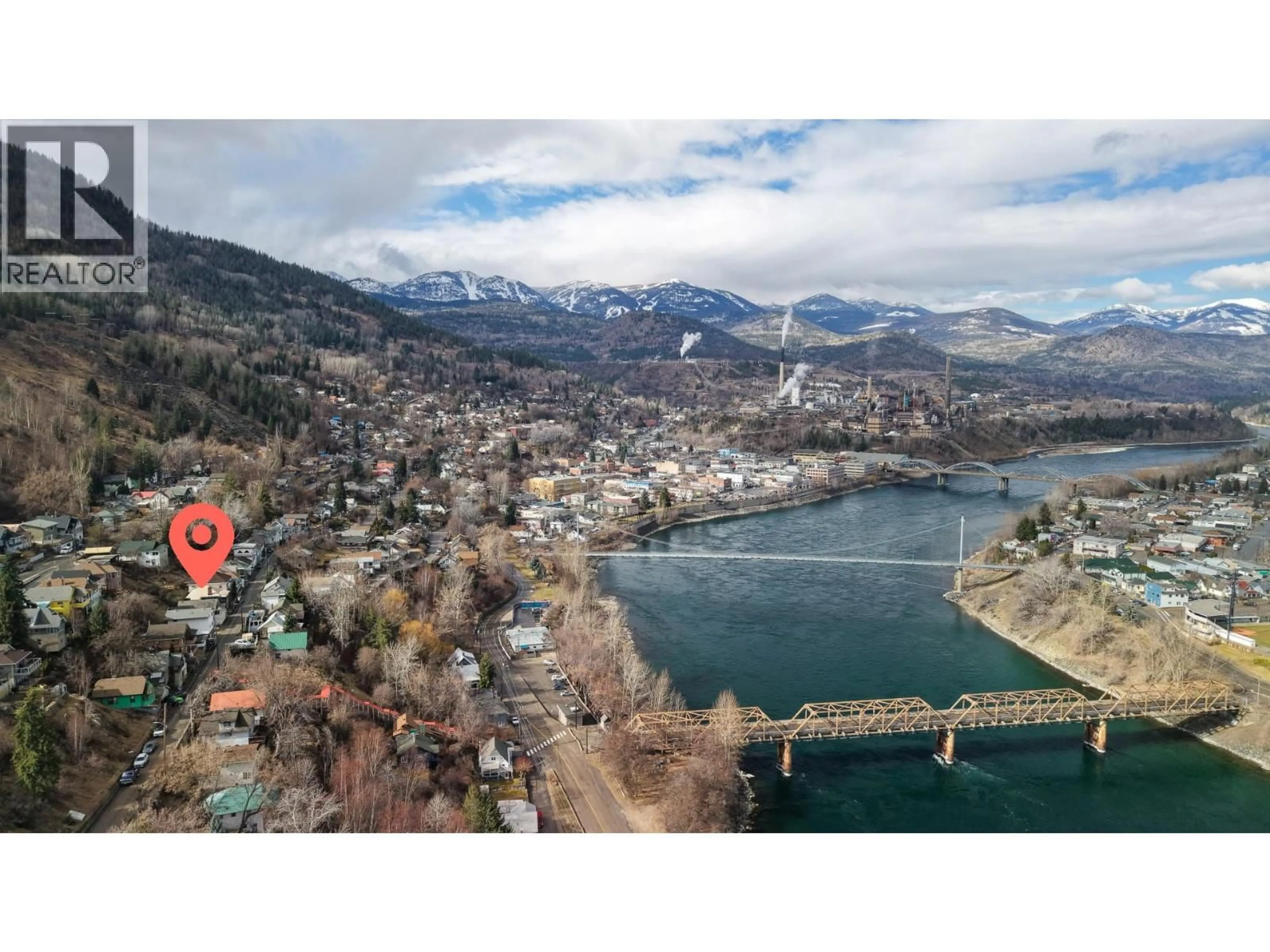 A pic from outside/outdoor area/front of a property/back of a property/a pic from drone, water/lake/river/ocean view for 2078 TOPPING STREET, Trail British Columbia V1R4G5