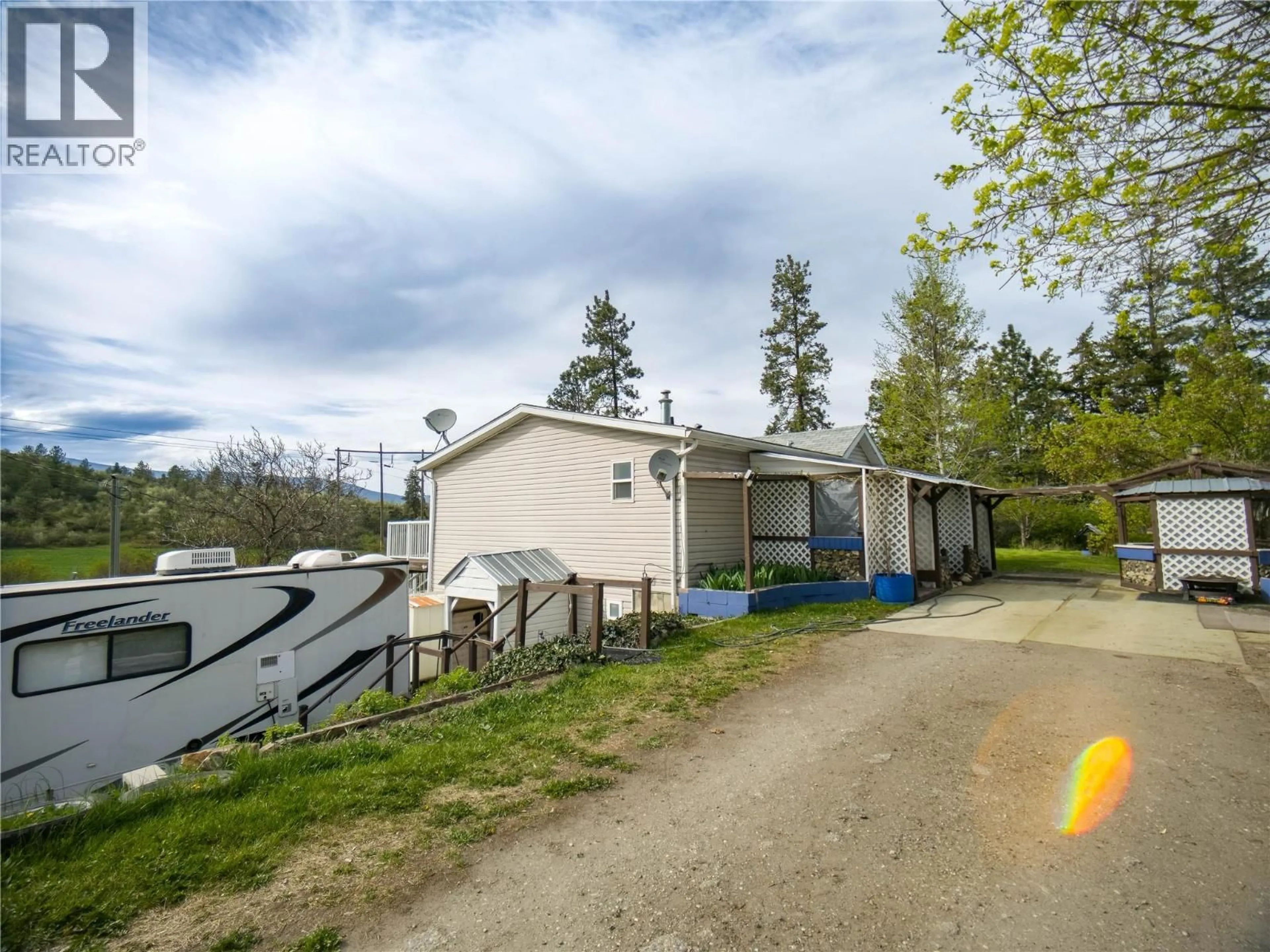 Unknown for 327 97A HIGHWAY, Spallumcheen British Columbia V0E1B6