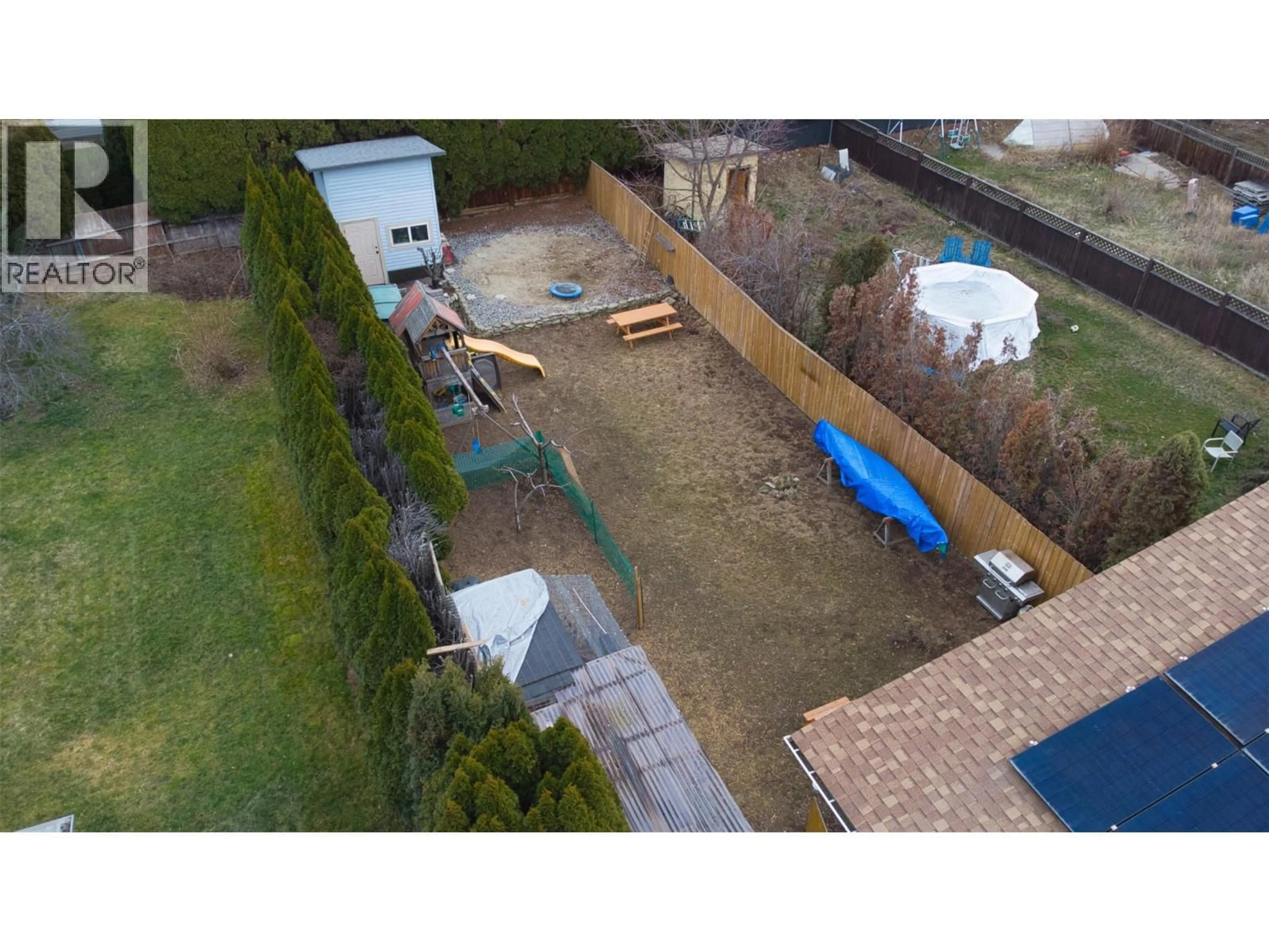 A pic from outside/outdoor area/front of a property/back of a property/a pic from drone, building for 397 LESTER ROAD, Kelowna British Columbia V1X4E8