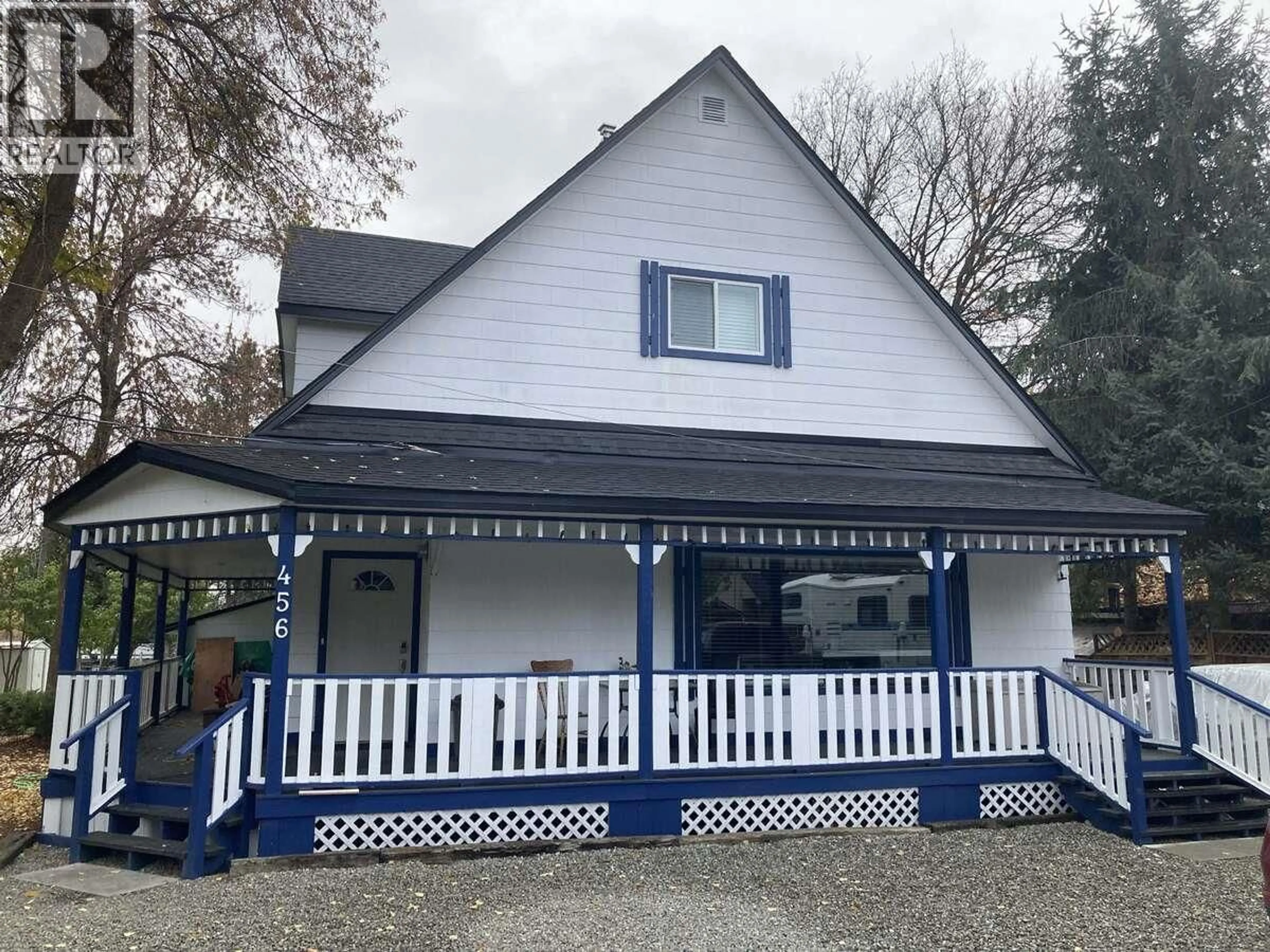 Home with vinyl exterior material, street for 456 FOURTH AVENUE, Midway British Columbia V0H1M0