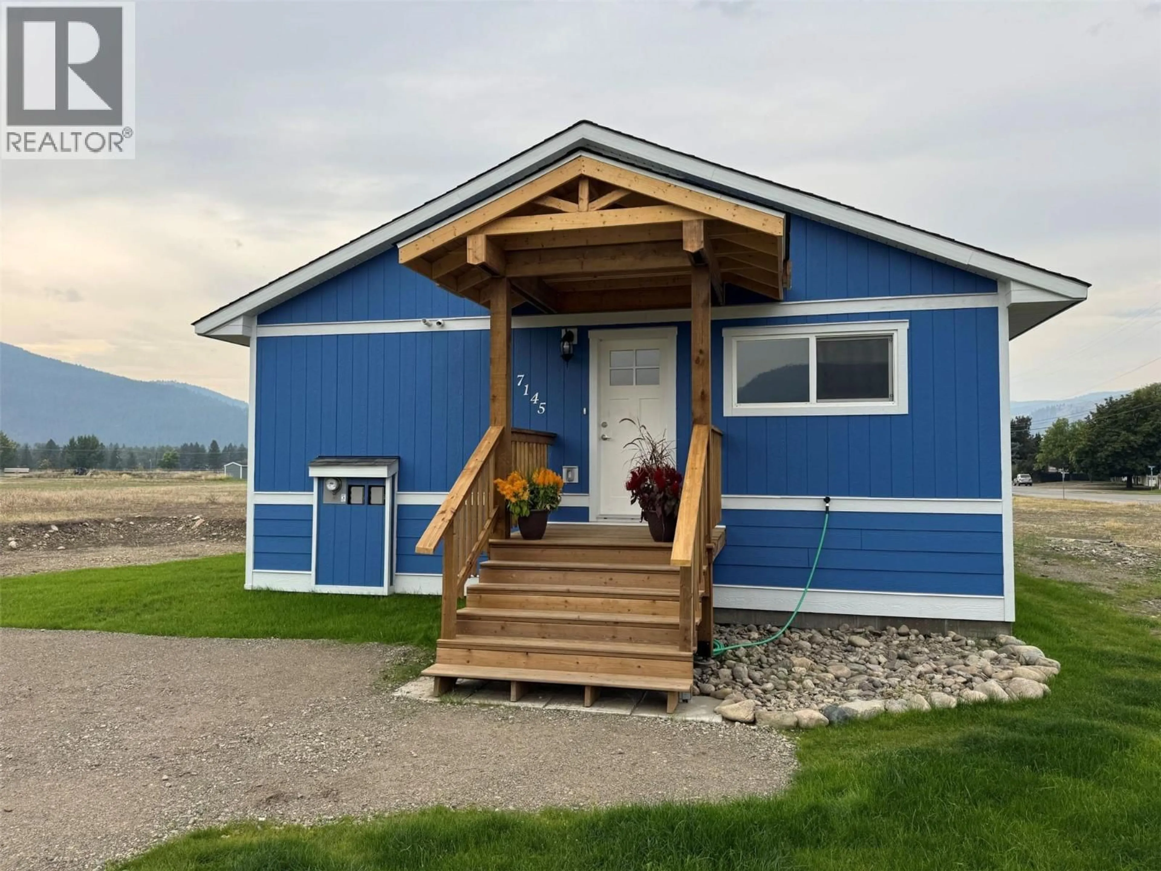 Home with vinyl exterior material, building for 7145 22ND STREET, Grand Forks British Columbia V0H1H0