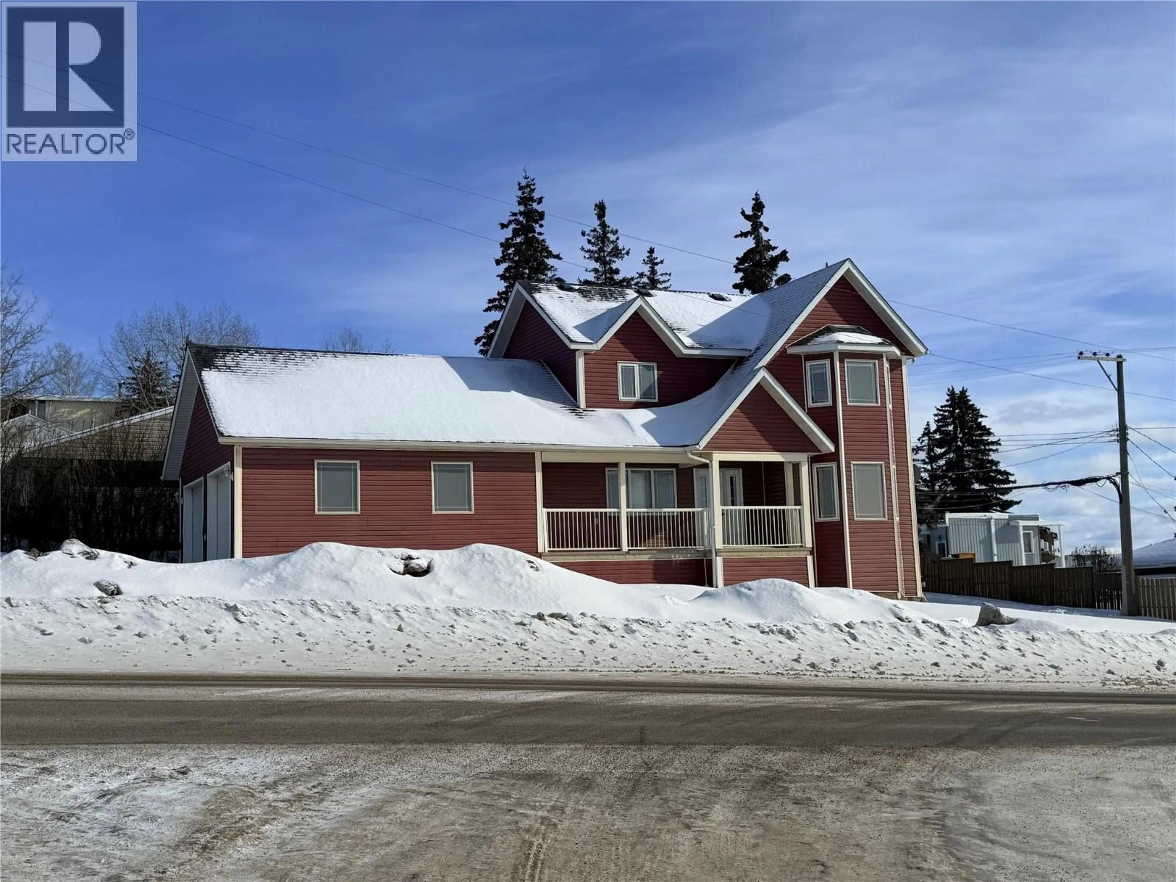 Home with vinyl exterior material, unknown for 721 100 AVENUE, Dawson Creek British Columbia V1G0B5