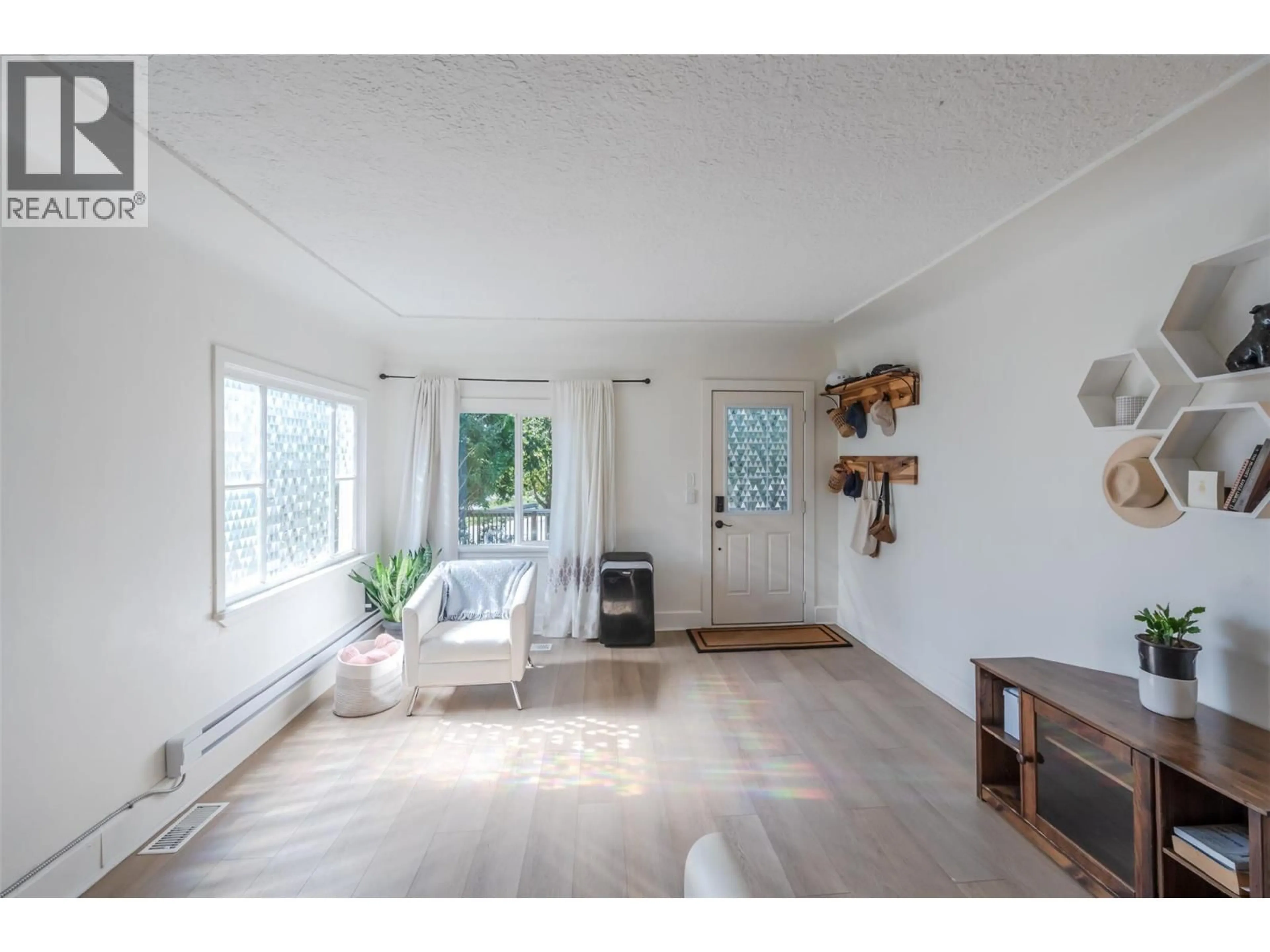 Living room with furniture, unknown for 294 NORTON STREET, Penticton British Columbia V2A4H7