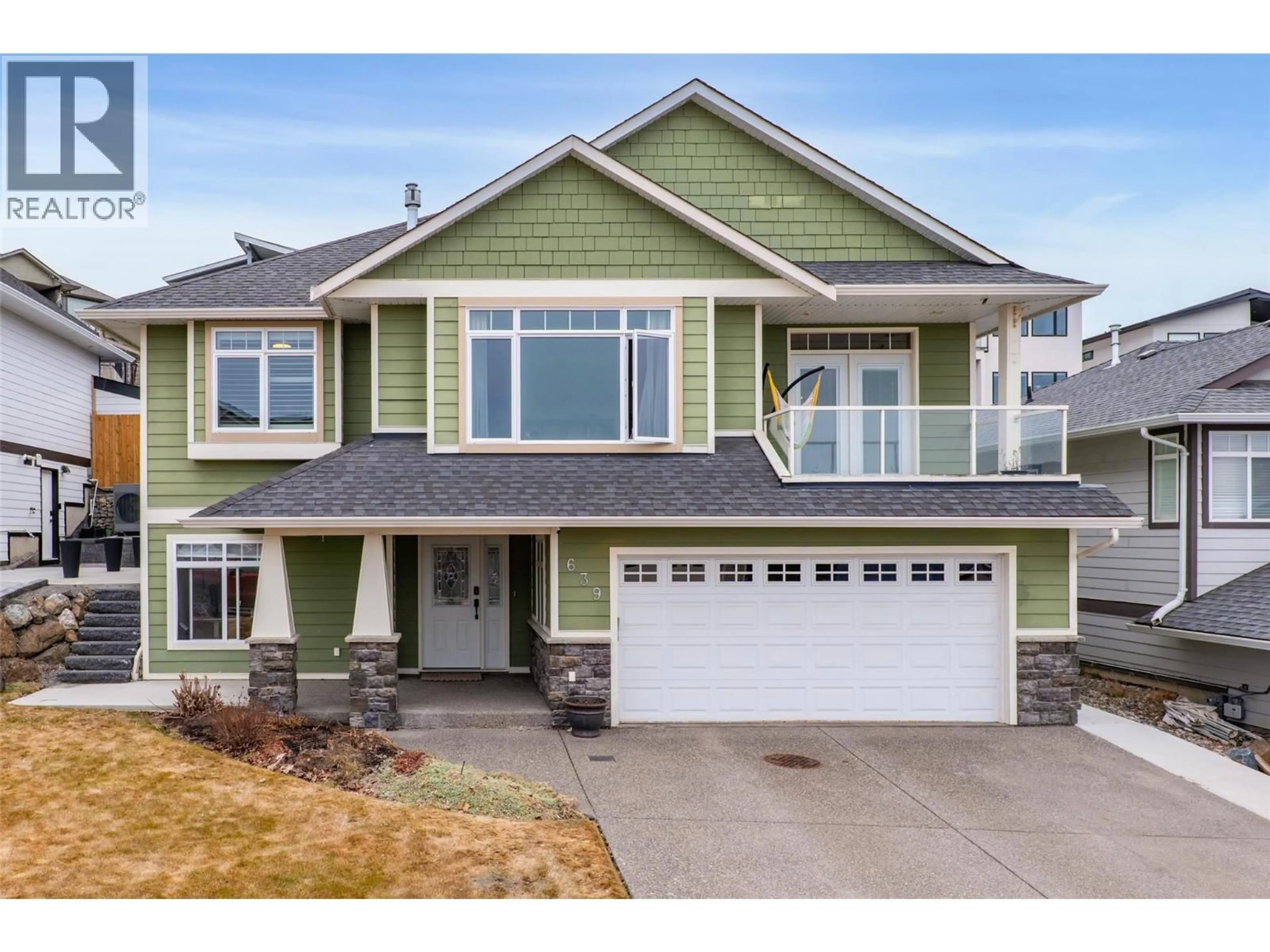 Home with vinyl exterior material, street for 639 DUNROBIN DRIVE, Kamloops British Columbia V1S1W2