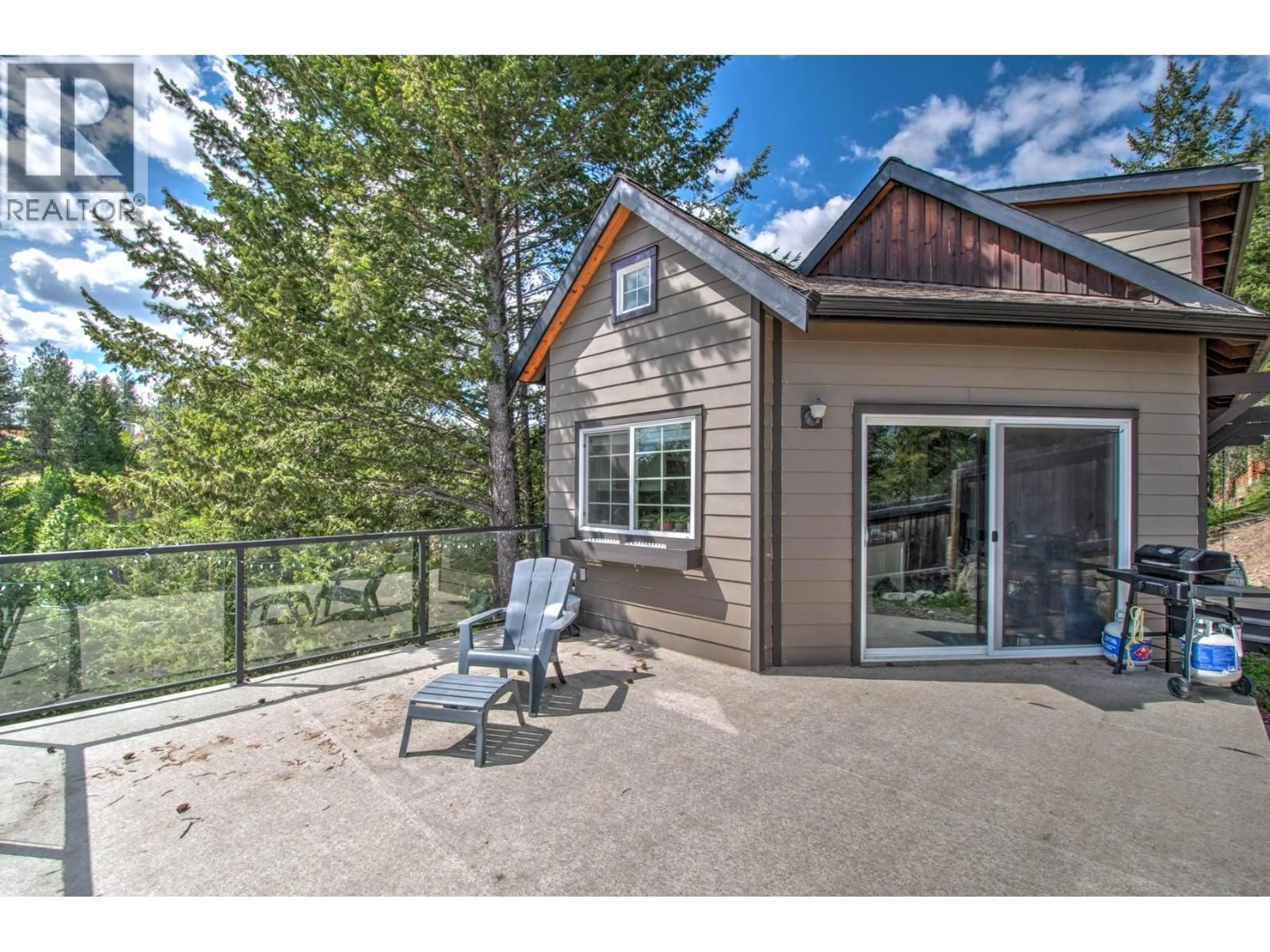 Patio, mountain view for 354 LAKEWOOD ROAD, Vernon British Columbia V1H2B9
