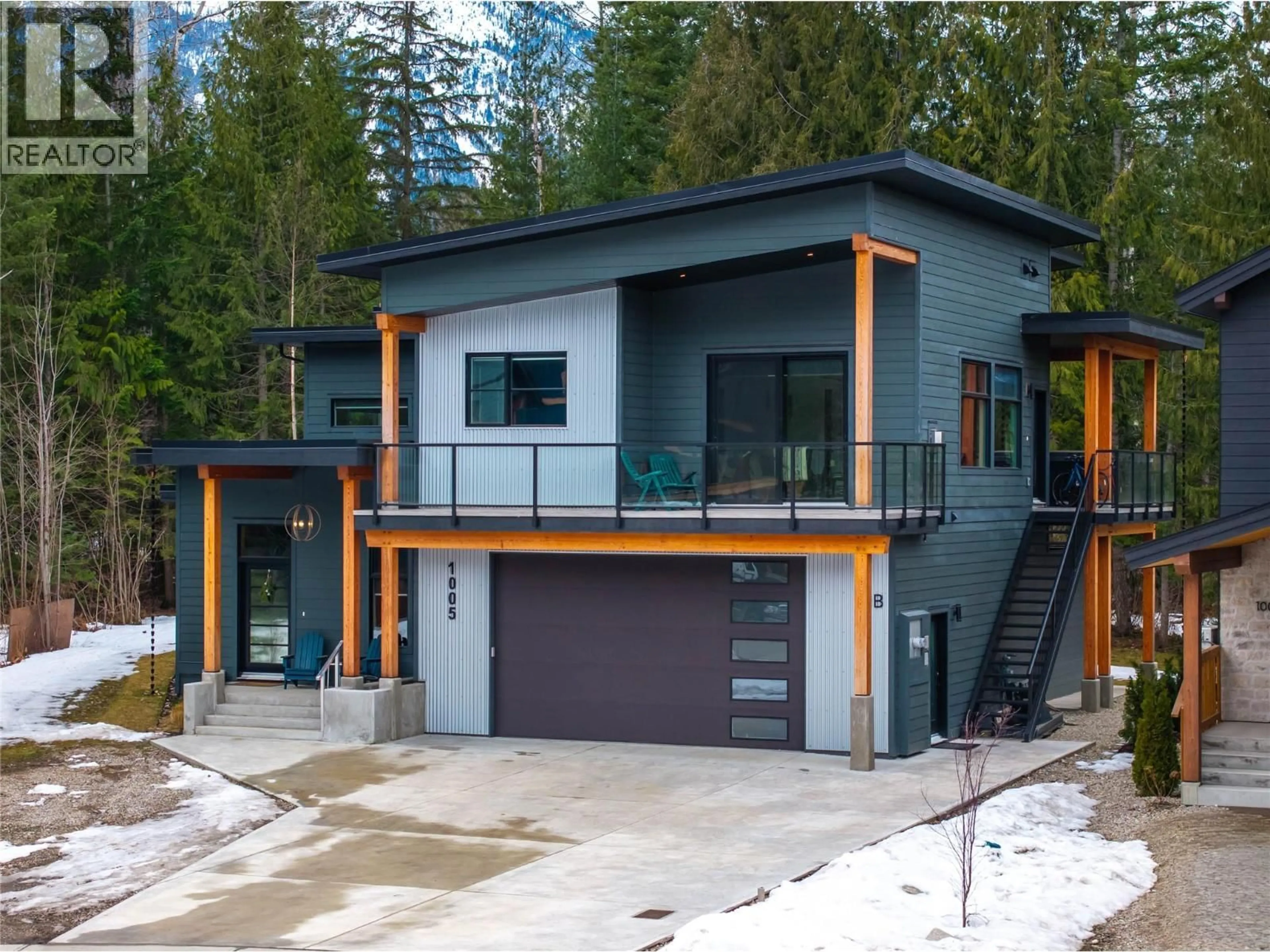 Home with vinyl exterior material, street for 1005 WILLIAMS GATE LANE, Revelstoke British Columbia V0E2S1