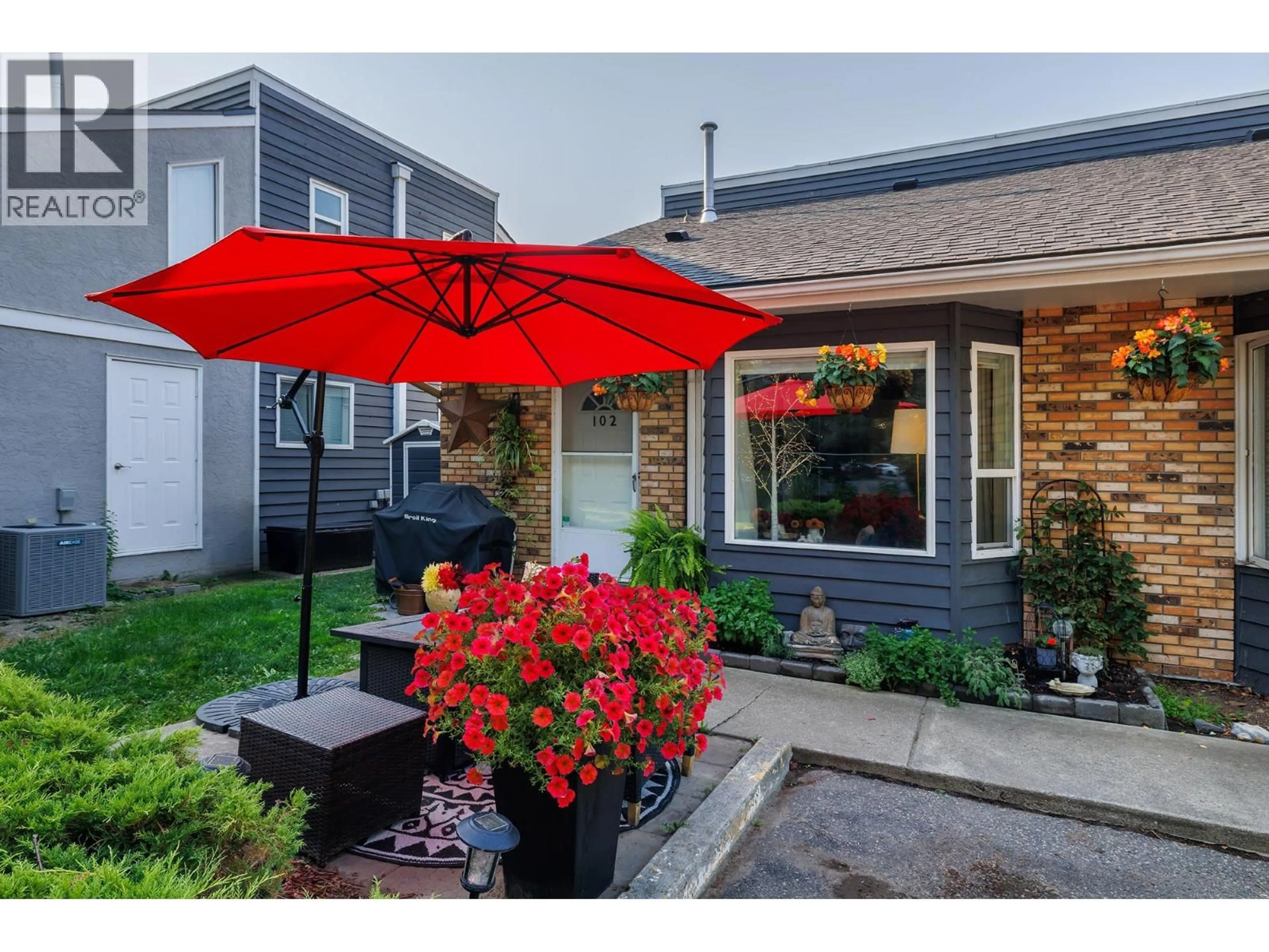 Patio, street for 102 - 3155 GORDON DRIVE, Kelowna British Columbia V1W3N5