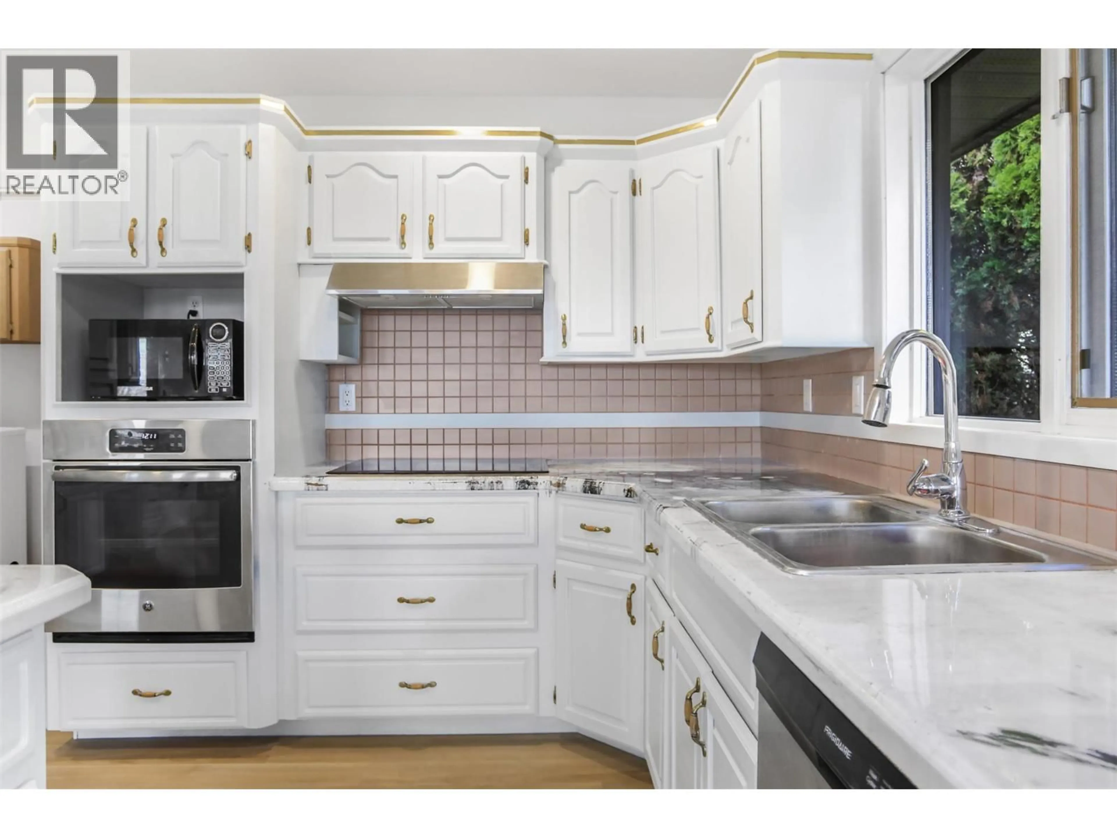 Unknown for 727 CASSIAR CRESCENT, Kelowna British Columbia V1V1M7