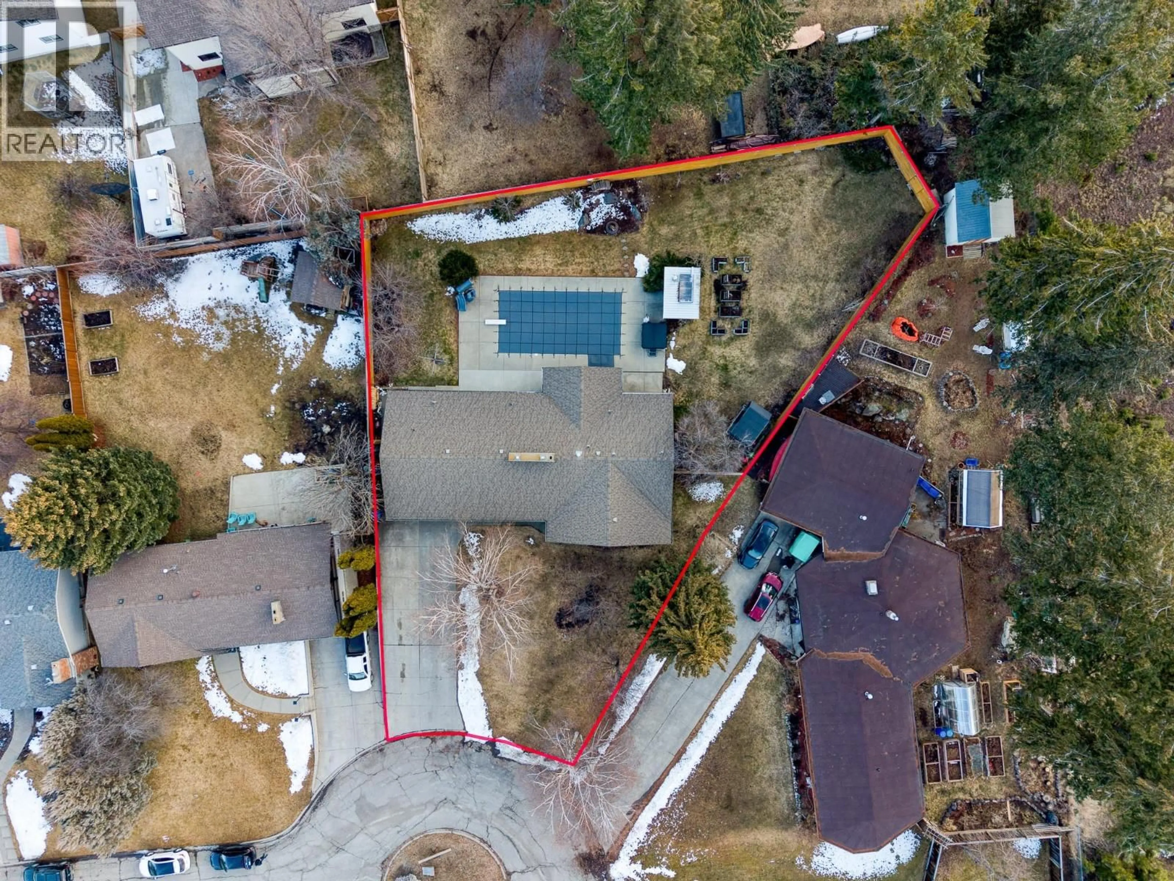 A pic from outside/outdoor area/front of a property/back of a property/a pic from drone, street for 1305 14TH STREET SOUTH, Cranbrook British Columbia V1C5E8