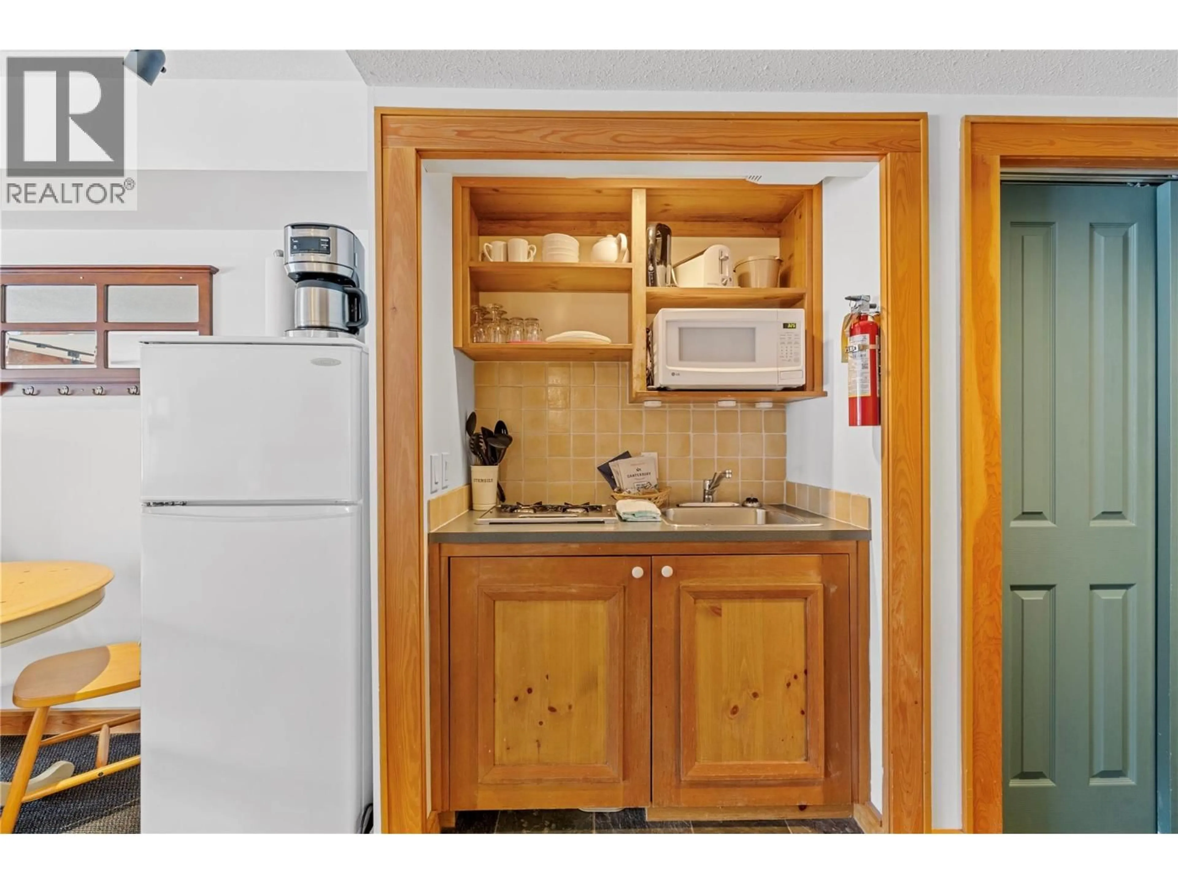 Standard kitchen, unknown for 215 - 5275 BIG WHITE ROAD, Big White British Columbia V1P1P3