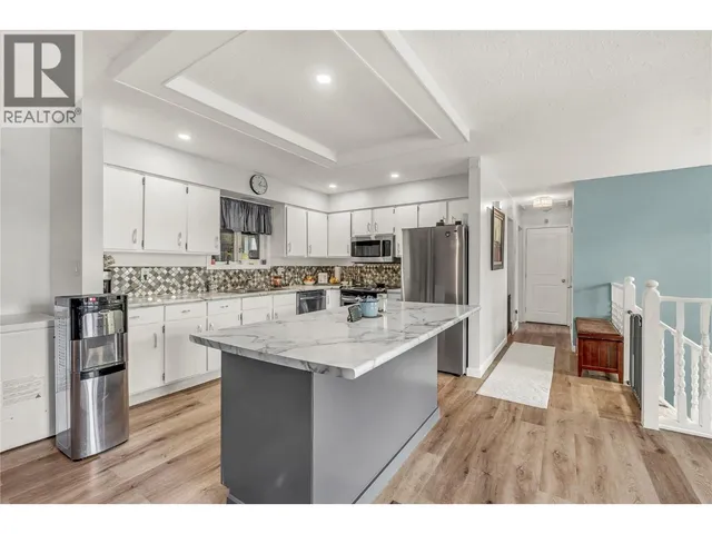 738 KETTLE AVENUE, Oliver 5