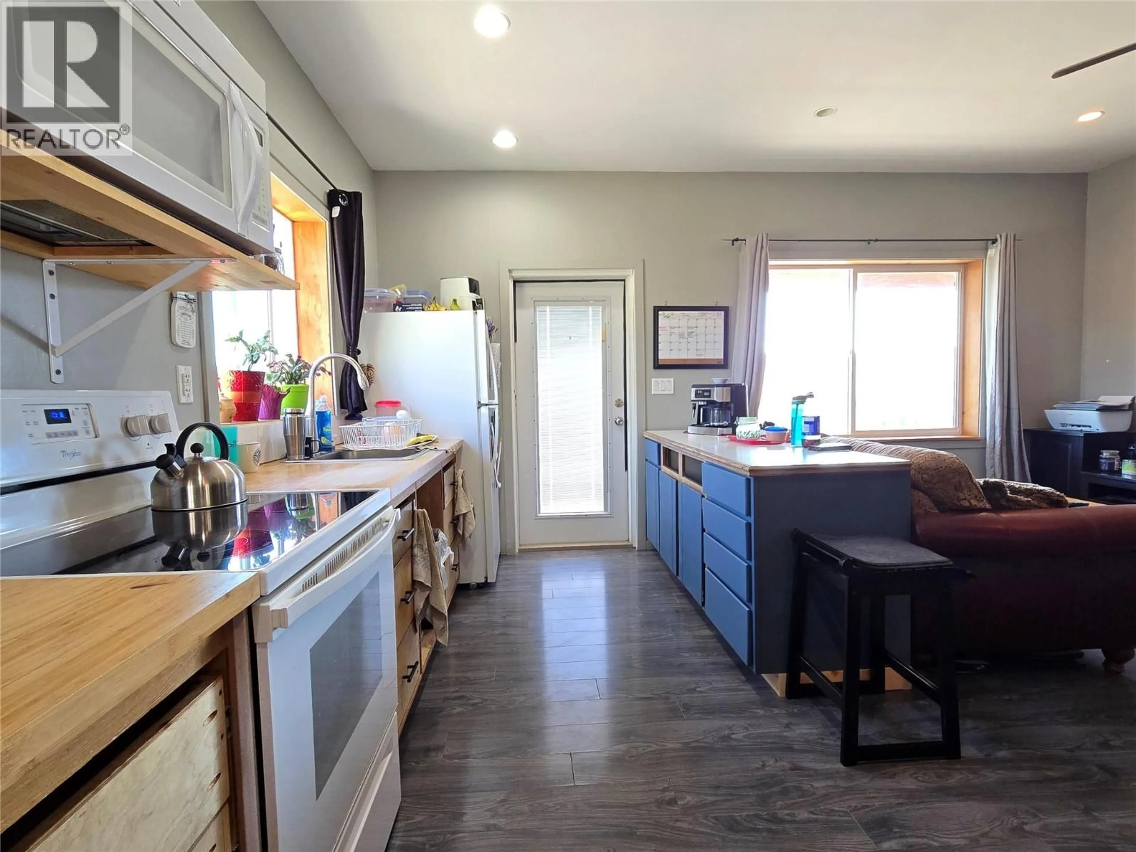 Open concept kitchen, unknown for 7145 PRINCETON KAMLOOPS  5A HIGHWAY, Kamloops British Columbia V2H0B6