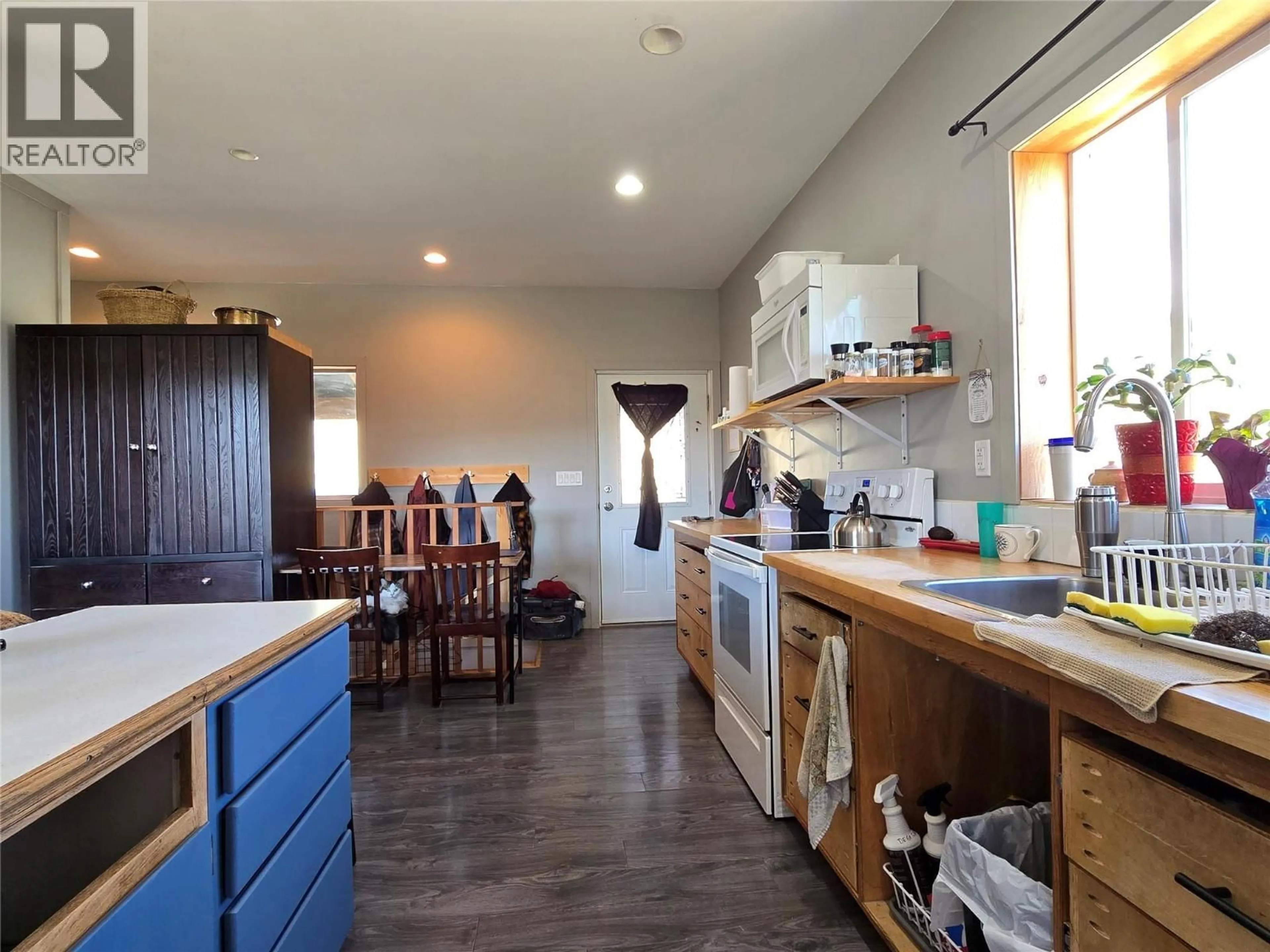 Open concept kitchen, unknown for 7145 PRINCETON KAMLOOPS  5A HIGHWAY, Kamloops British Columbia V2H0B6