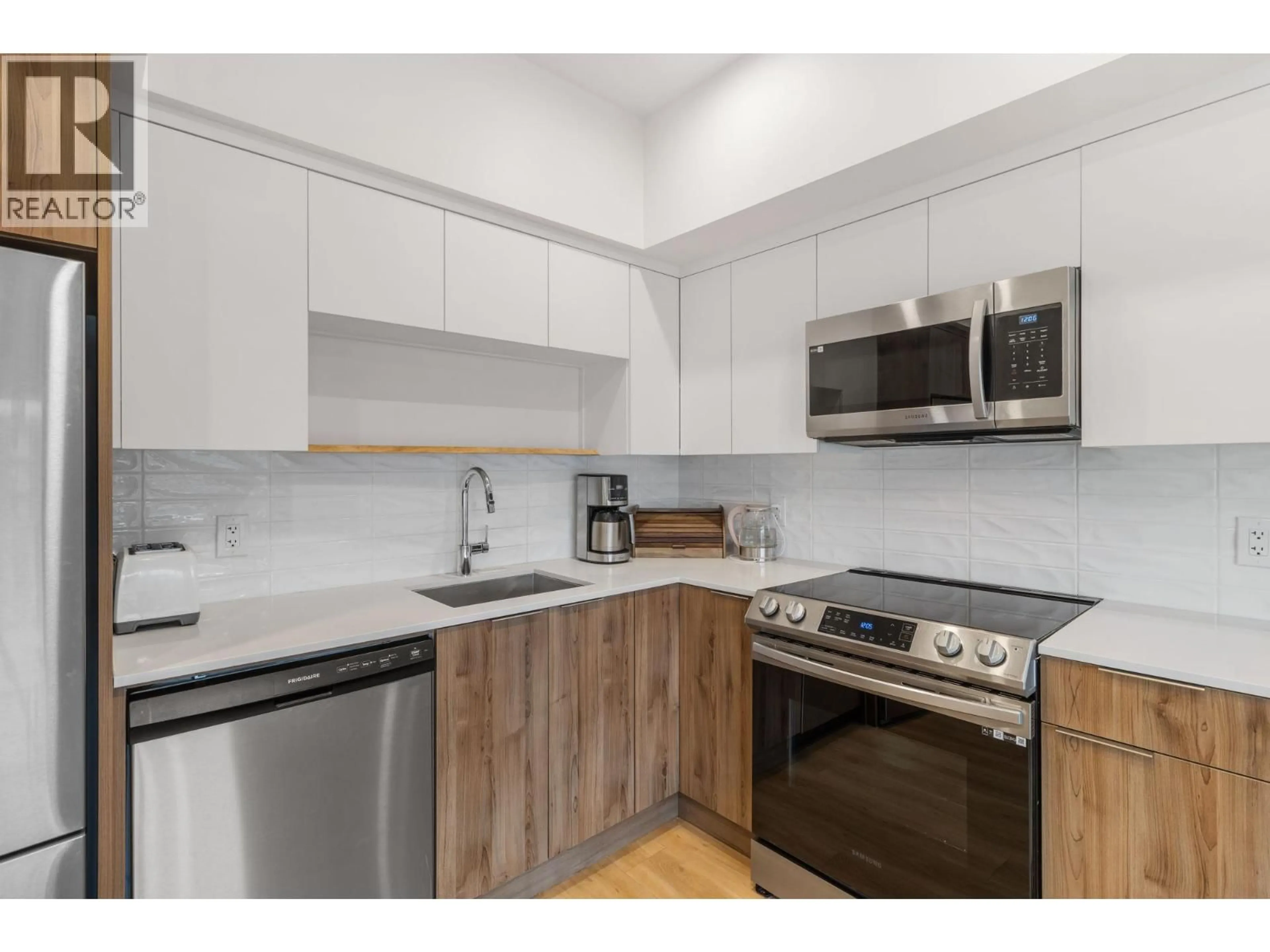 Standard kitchen, unknown for 404 - 604 CAWSTON AVENUE, Kelowna British Columbia V1Y6Z4