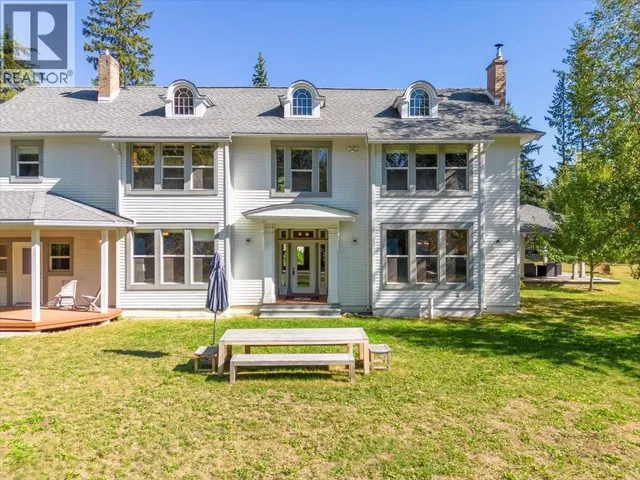 9 PARK CRESCENT, Fernie 2