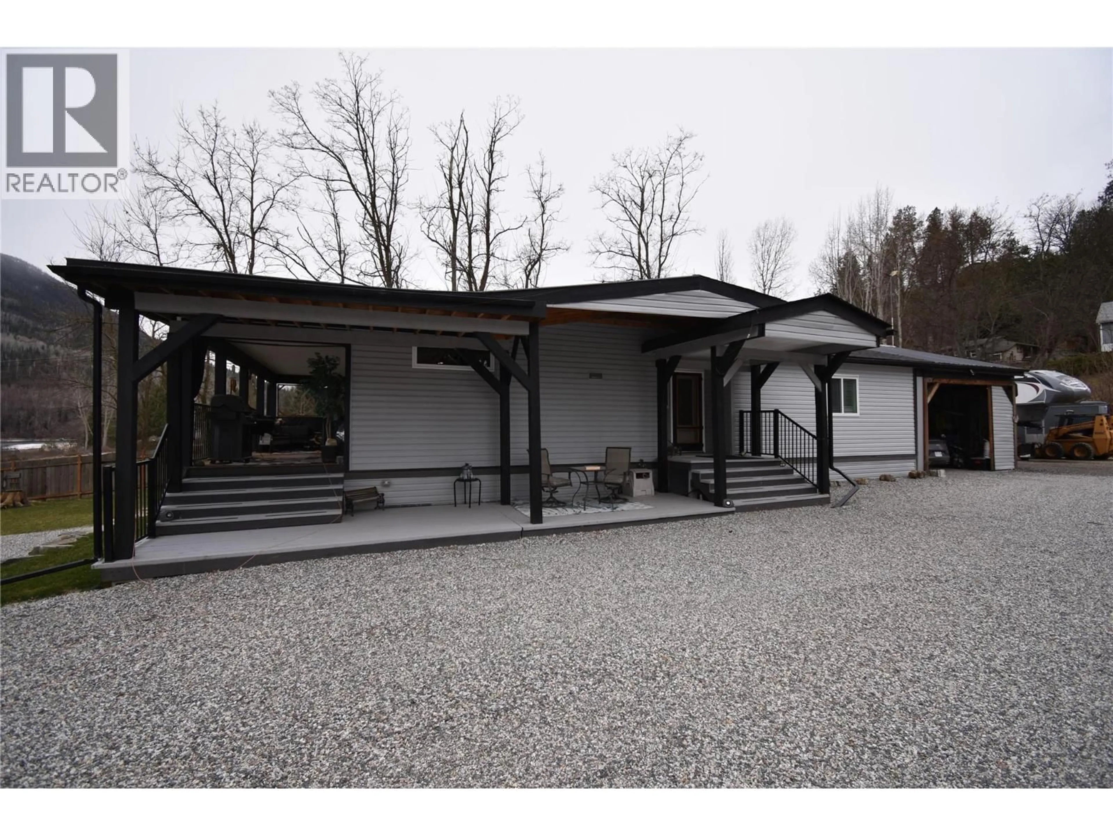 Unknown for 611 17TH AVENUE, Genelle British Columbia V0G1G0