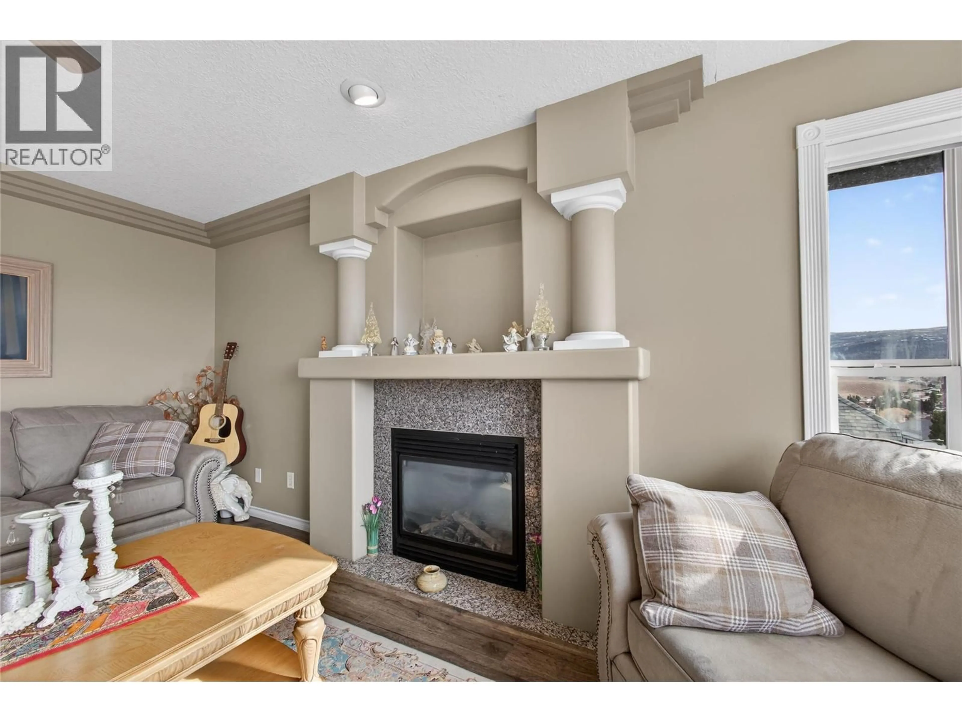 Living room with furniture, unknown for 1562 LONGLEY CRESCENT, Kelowna British Columbia V1P1M9