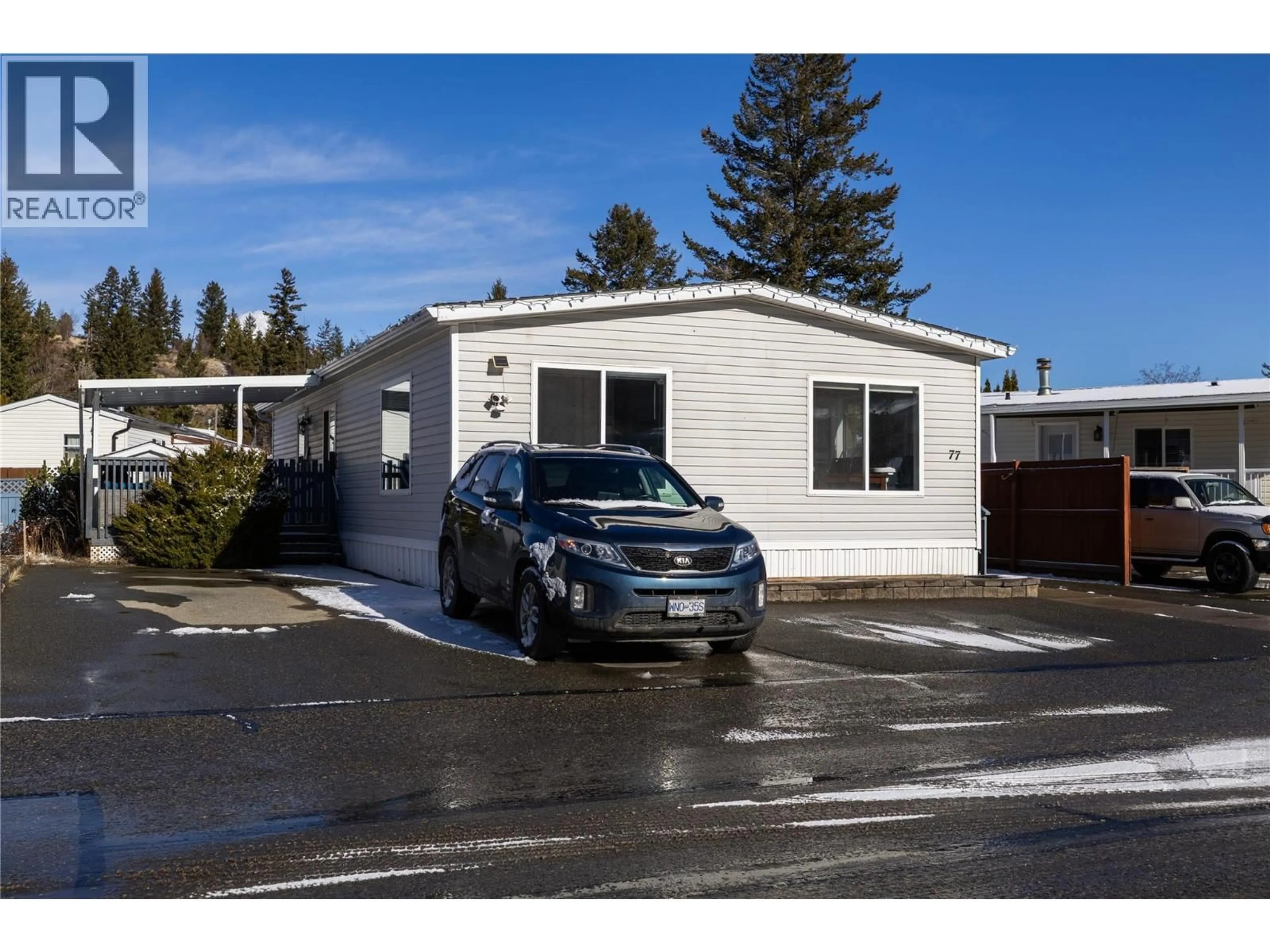 Home with vinyl exterior material, street for 77 - 1555 HOWE ROAD, Kamloops British Columbia V1S1Y4