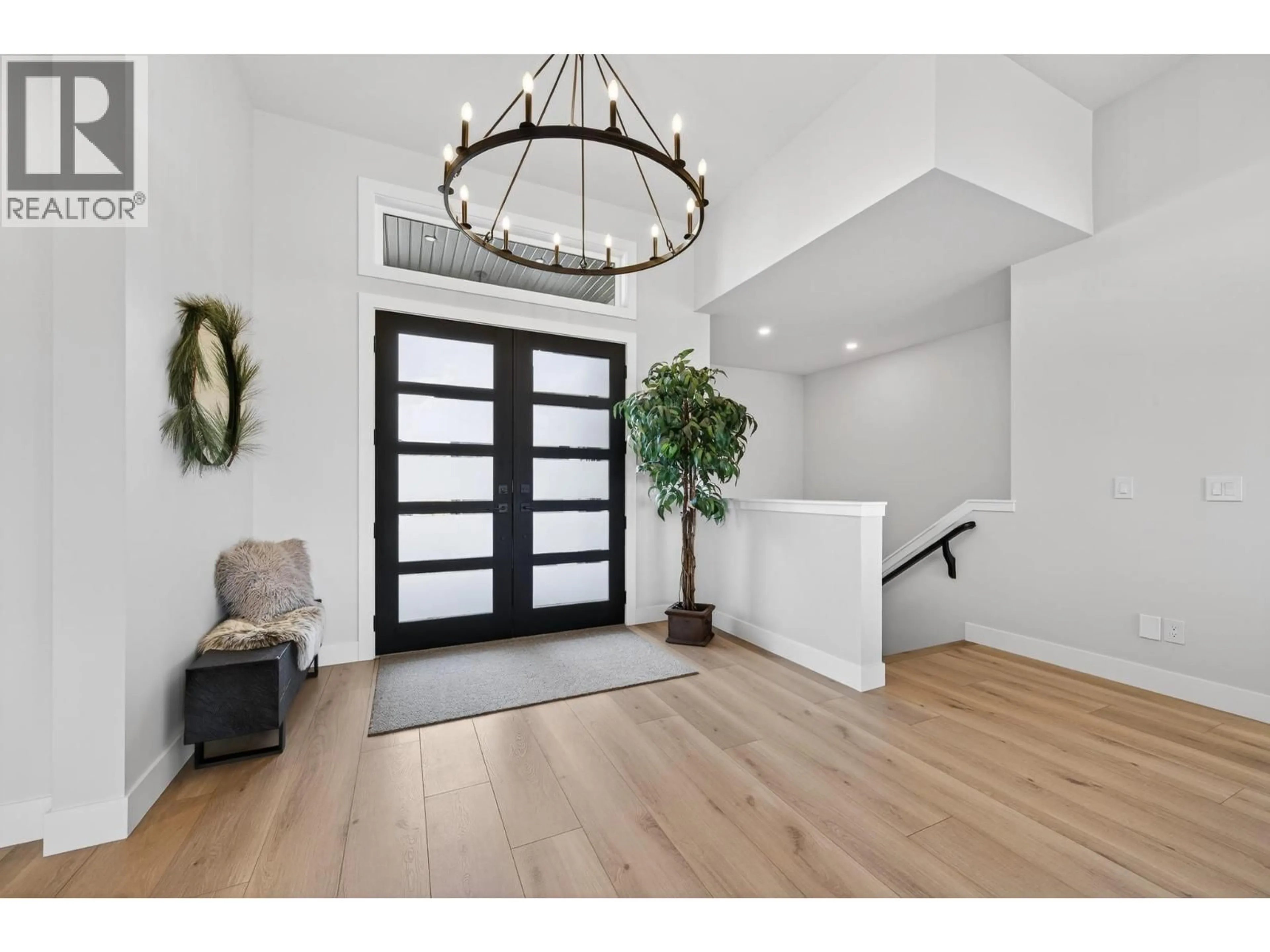 Indoor entryway for 200 RUE CHEVAL NOIR OTHER, Kamloops British Columbia V1S0B3