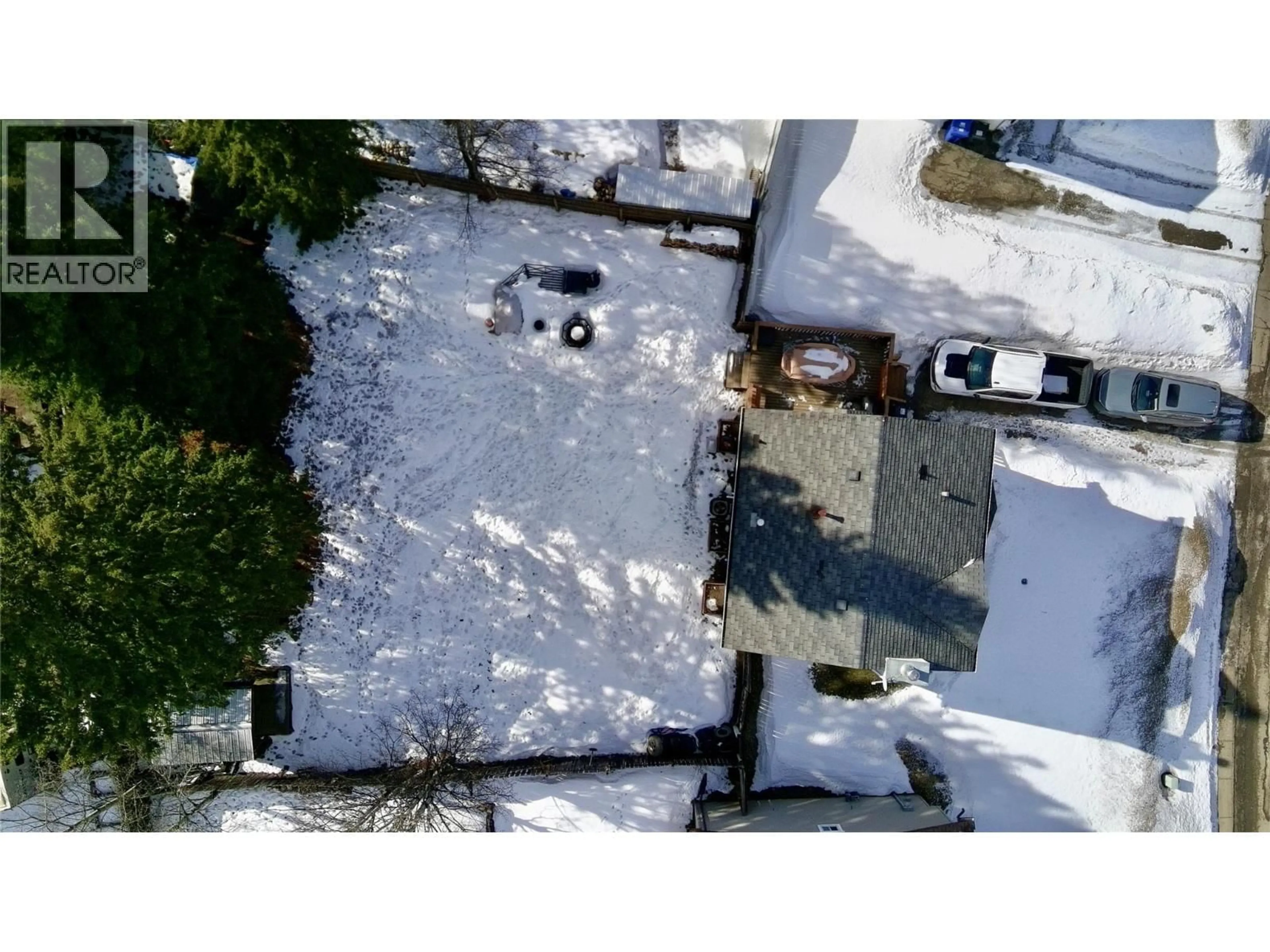 A pic from outside/outdoor area/front of a property/back of a property/a pic from drone, street for 268 MURRAY DRIVE, Tumbler Ridge British Columbia V0C2W0