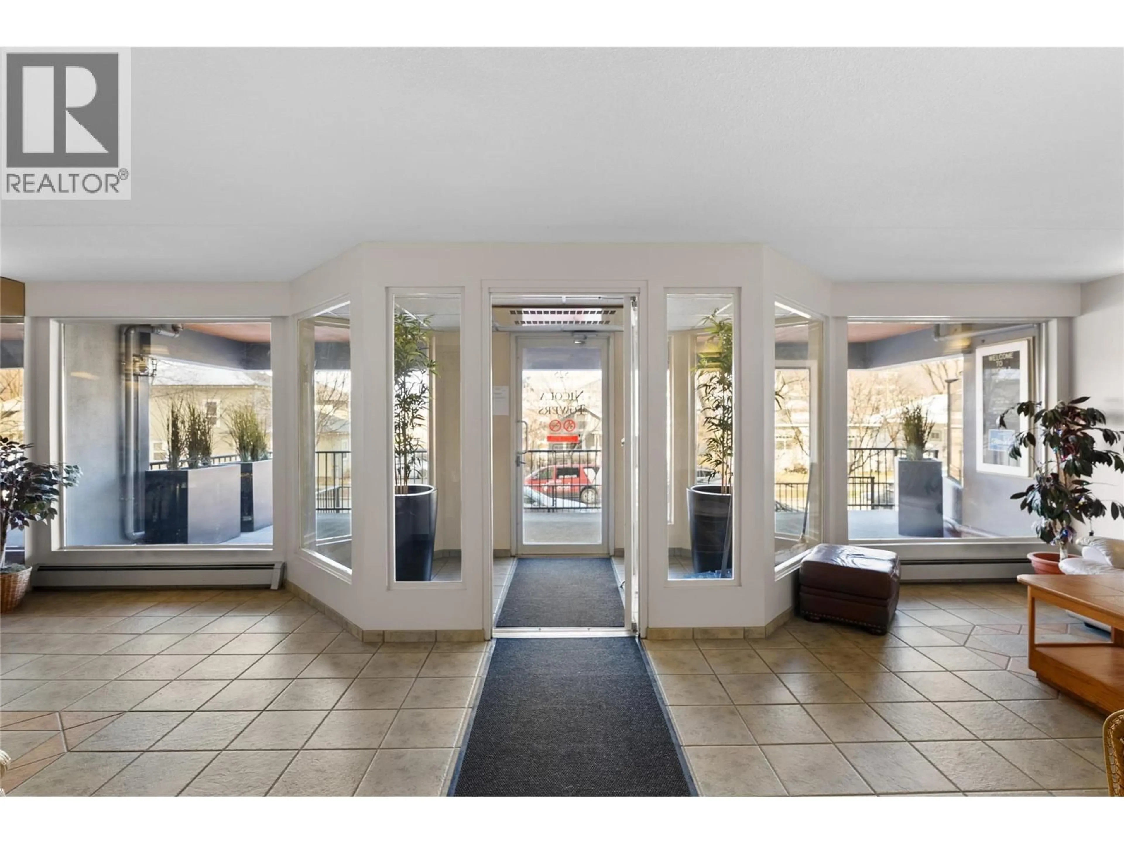 Indoor foyer for 703 - 525 NICOLA STREET, Kamloops British Columbia V2C6J5