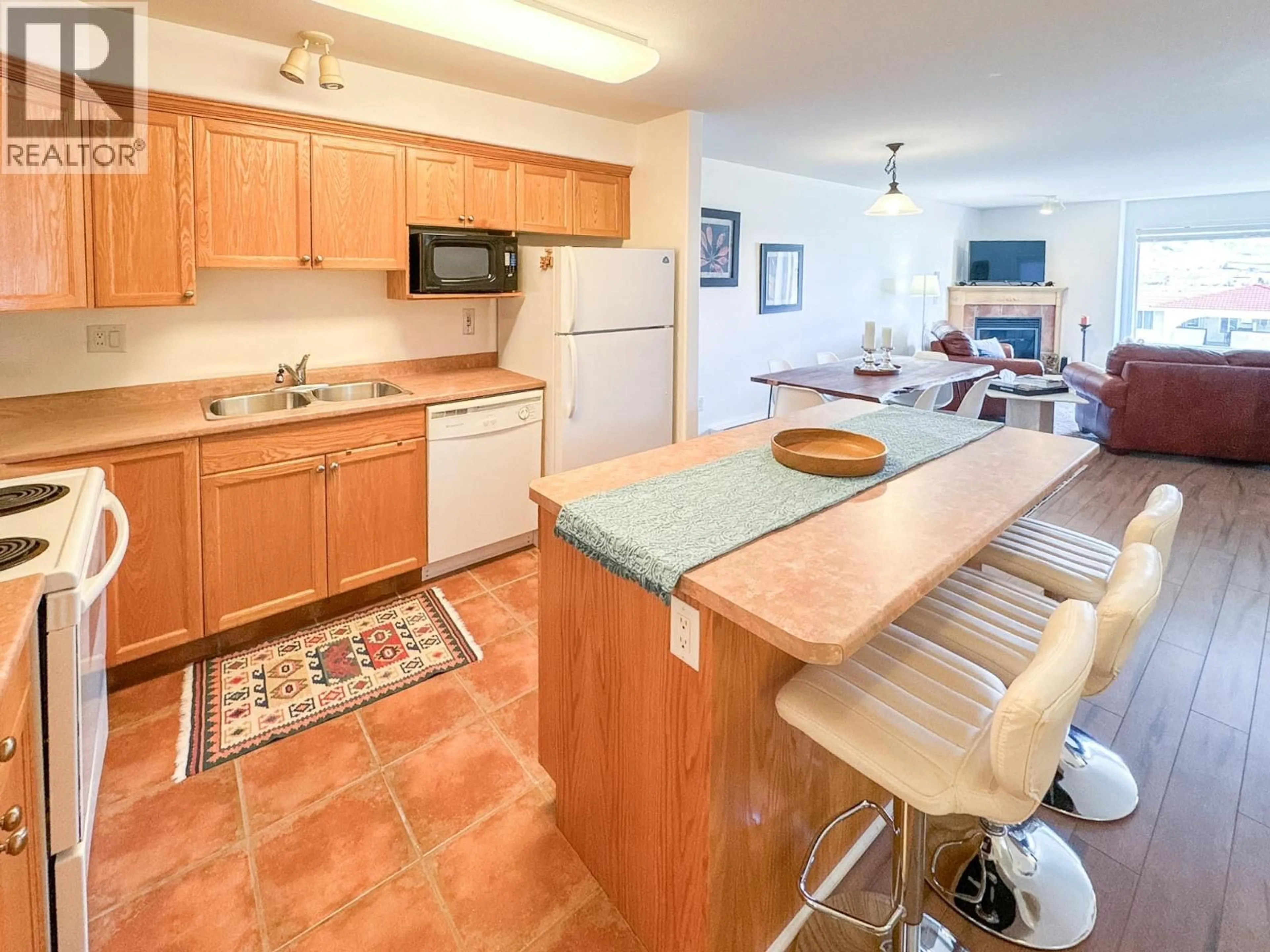 Standard kitchen, unknown for 313 - 9307 62ND AVENUE, Osoyoos British Columbia V0H1V1