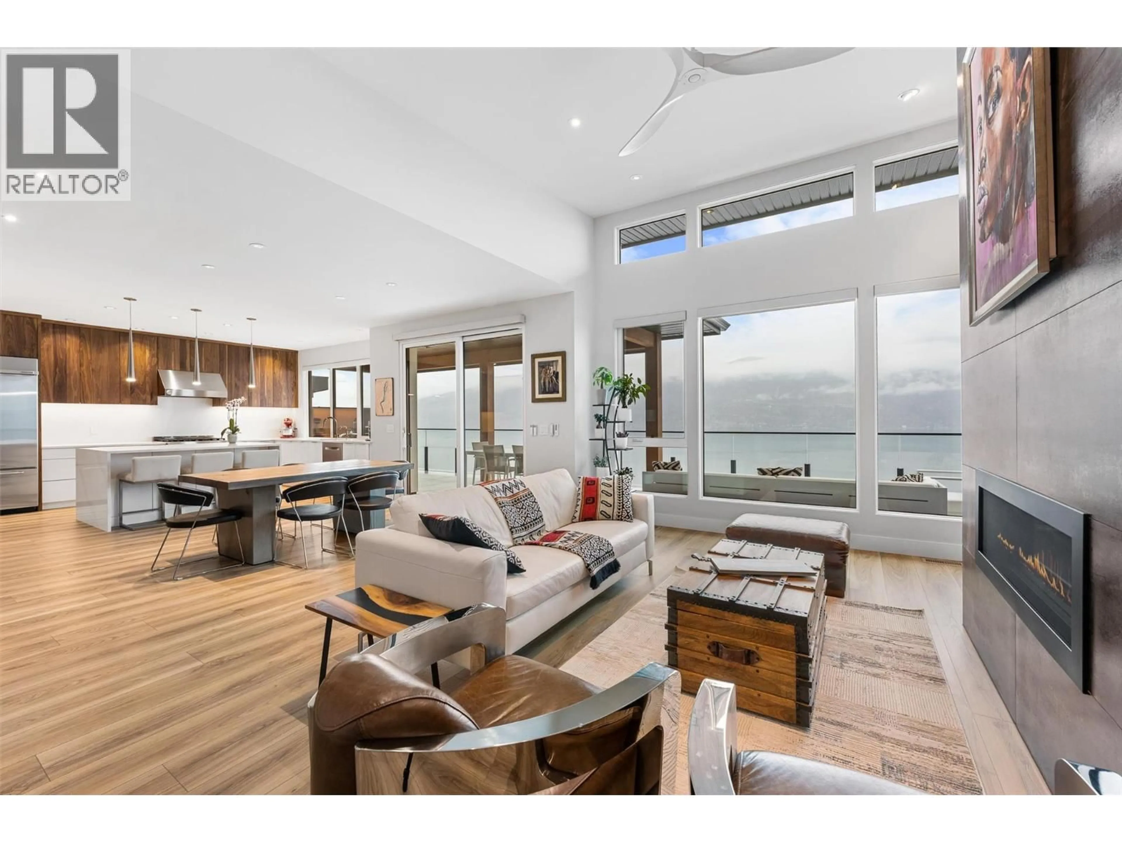 Unknown for 3596 ARROWROOT DRIVE, Kelowna British Columbia V1V3G2