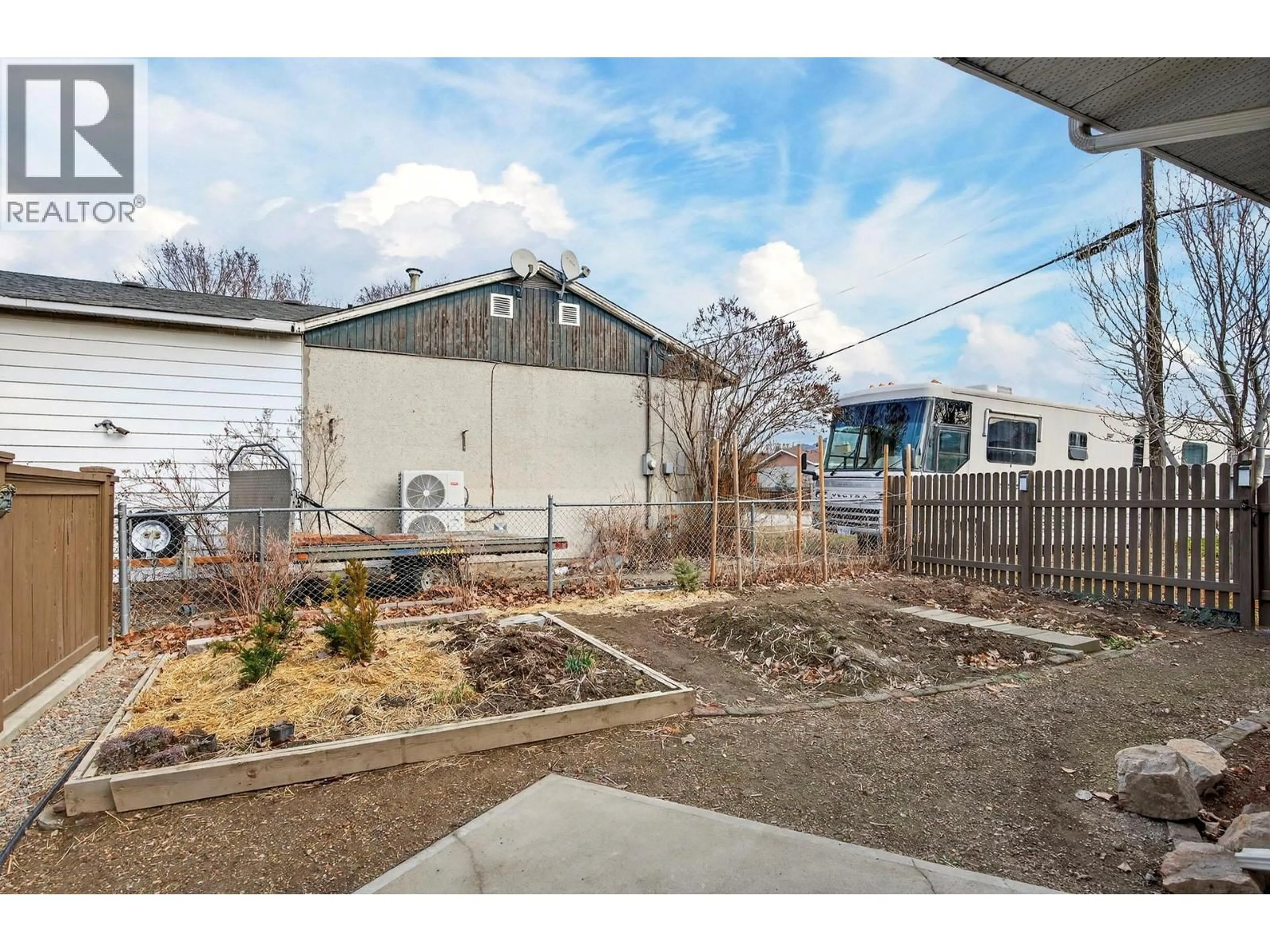 Unknown for 690 HOLT STREET, Kamloops British Columbia V2B5G3